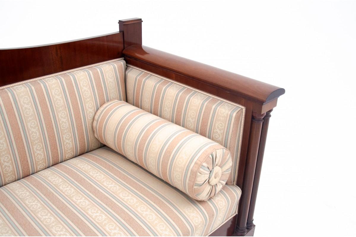 Antikes Sofa aus der Mitte des 19. Jahrhunderts, Nordeuropa. (Mittleres 19. Jahrhundert) im Angebot