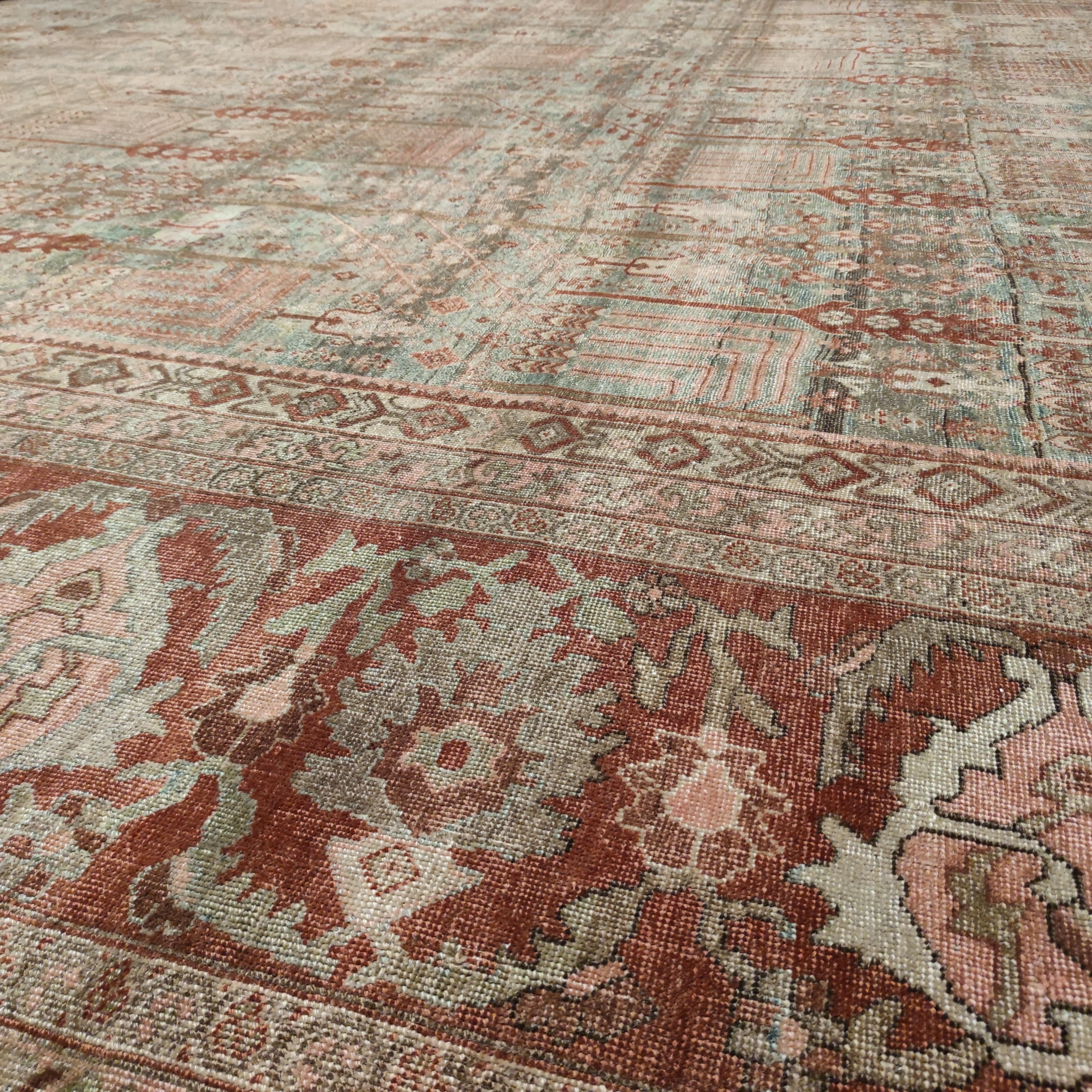 Antiker weicher tealgrüner Bijar-Teppich in Übergröße mit All-Over-Muster (Handgeknüpft) im Angebot