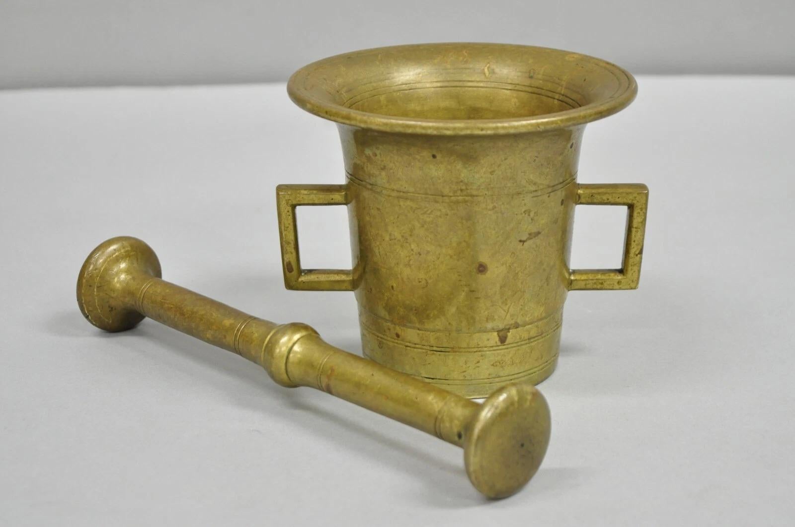 Antike solide Bronze Messing große deutsche Apotheker Mörser mit Stößel - 2 Stück (Primitiv) im Angebot