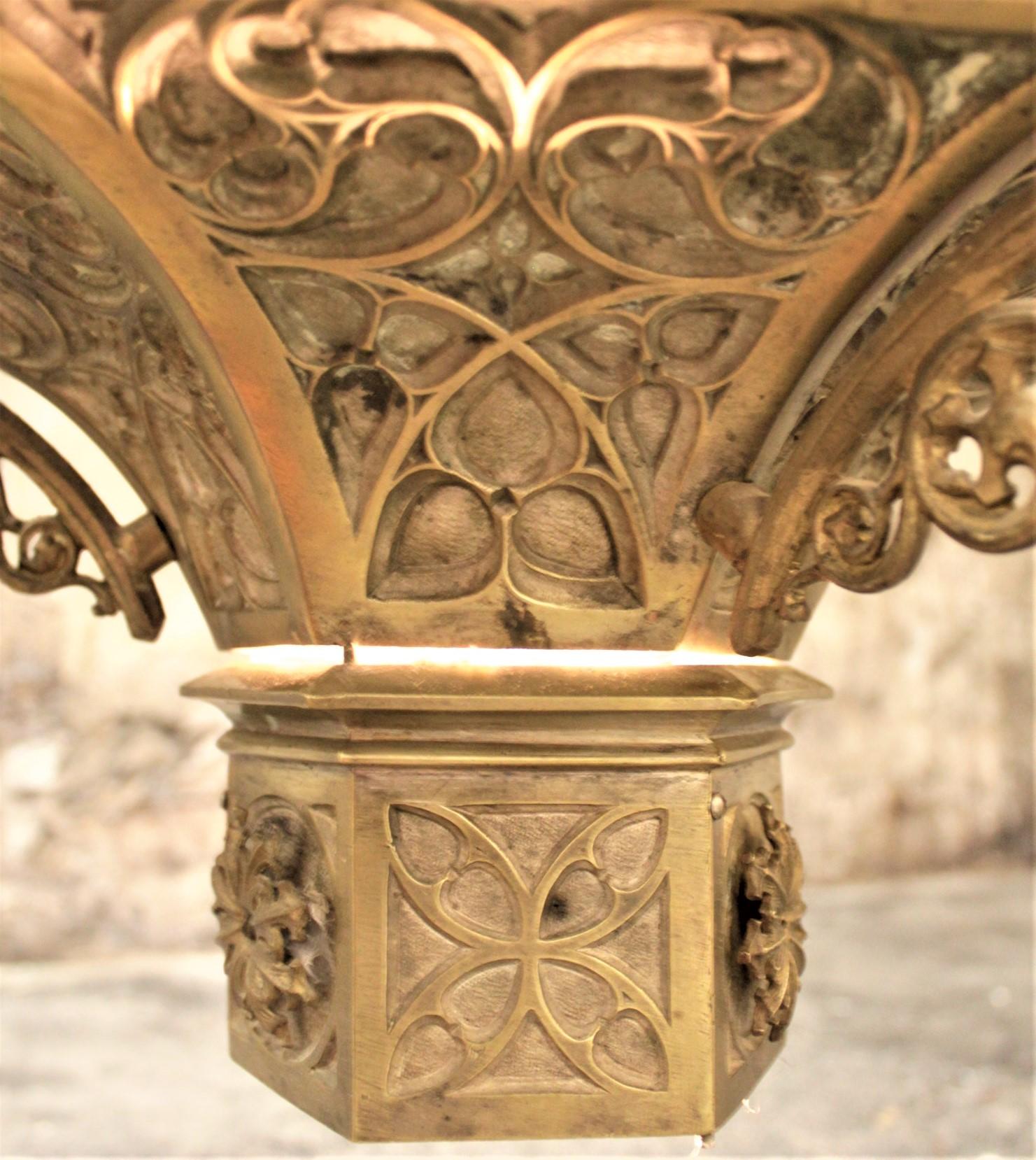 Antike solide Cast Brass Gothic Revival hängenden Kronleuchter oder Leuchte im Angebot 5