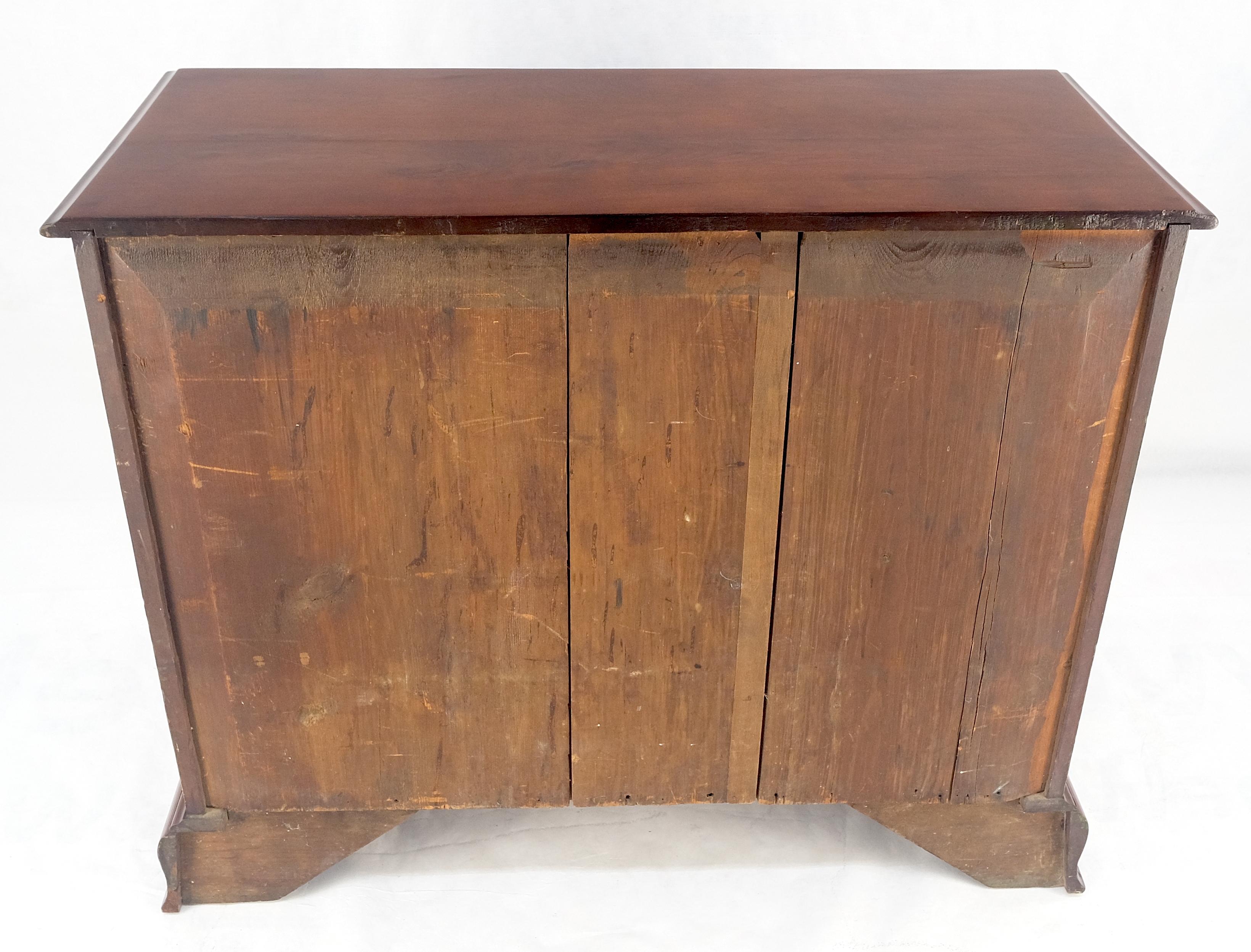 Ancienne commode du 19ème siècle à tiroir à queue d'aronde en cerisier massif et panneau arrière massif en vente 7