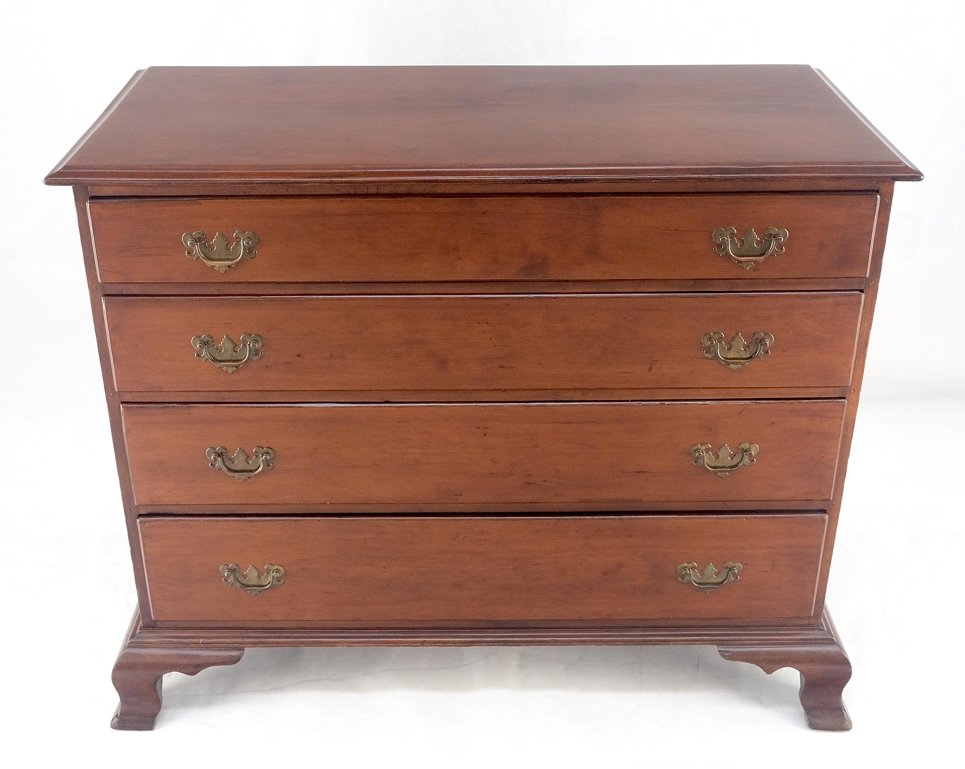 Laqué Ancienne commode du 19ème siècle à tiroir à queue d'aronde en cerisier massif et panneau arrière massif en vente