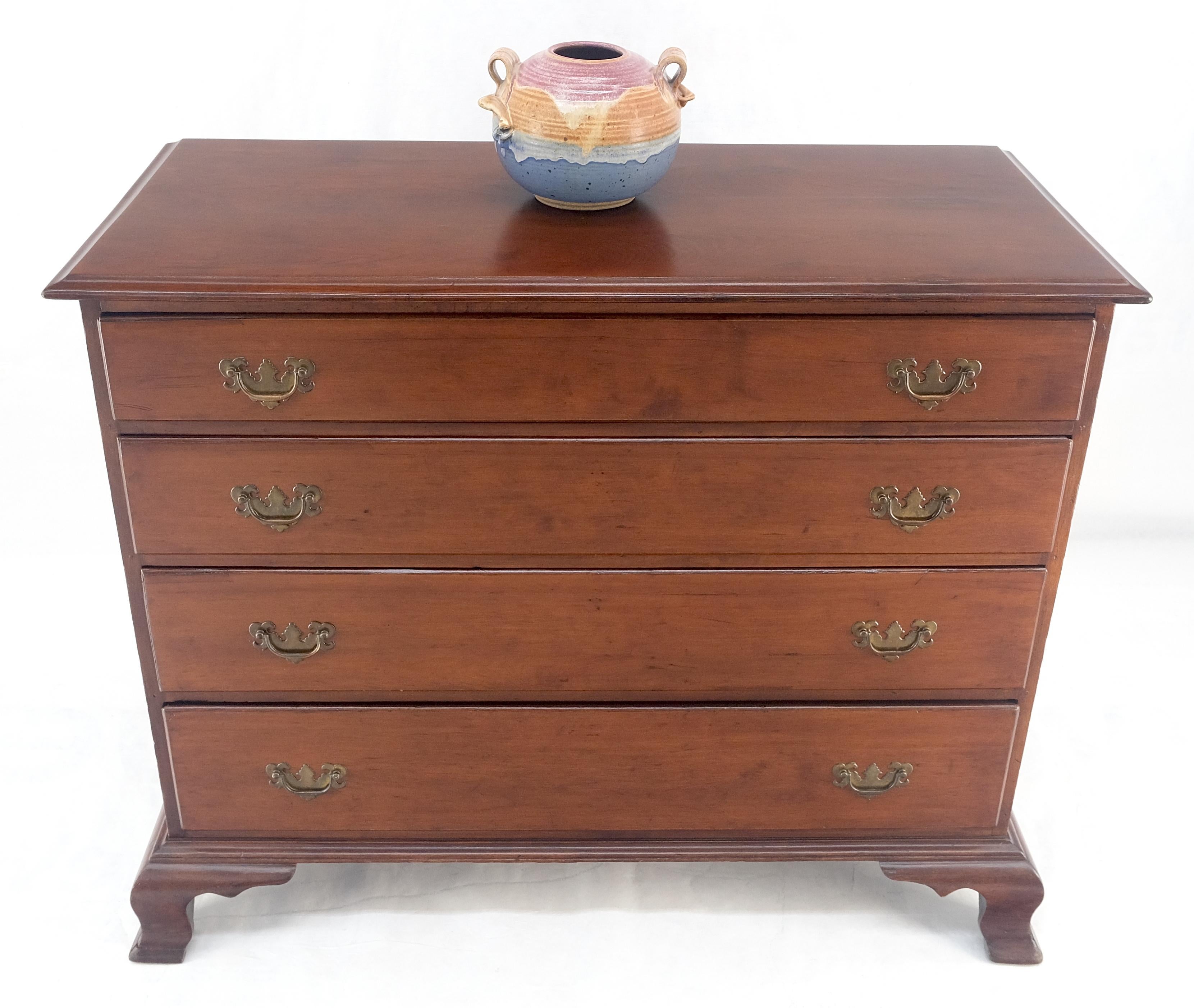 XIXe siècle Ancienne commode du 19ème siècle à tiroir à queue d'aronde en cerisier massif et panneau arrière massif en vente
