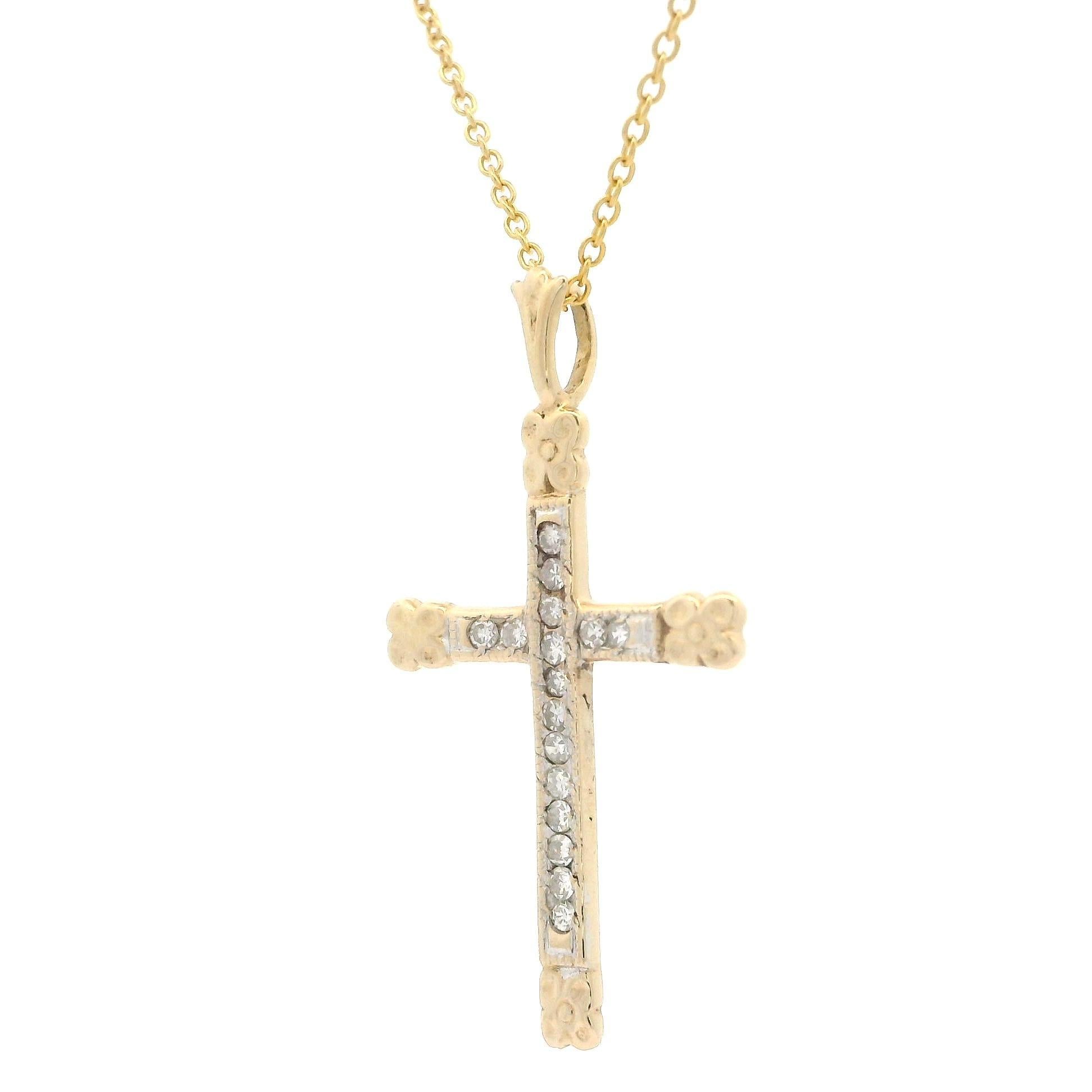 Pendentif croix antique en or massif 0,12 carat avec diamants sur chaîne à maillons de 18 pouces Pour femmes en vente
