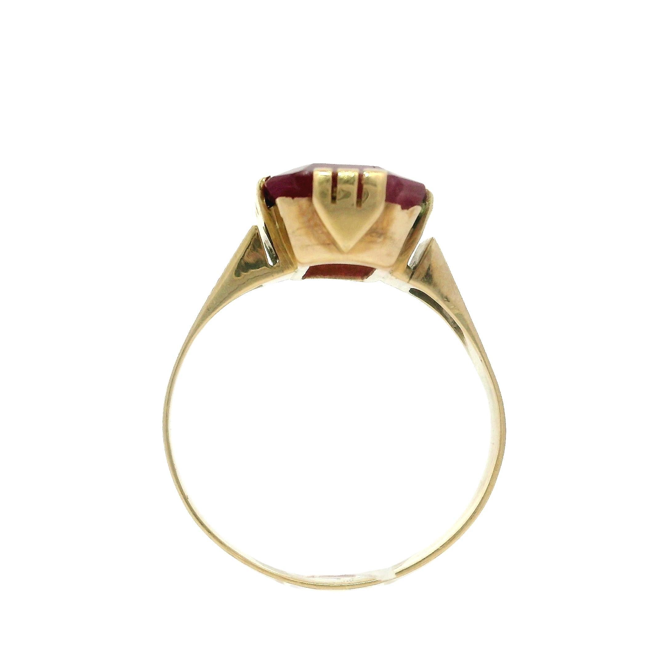 Antique Solid Gold GIA Rectangular 4.25ct Ruby Solitaire Swirl Work Sides Ring In Good Condition In Montclair, NJ