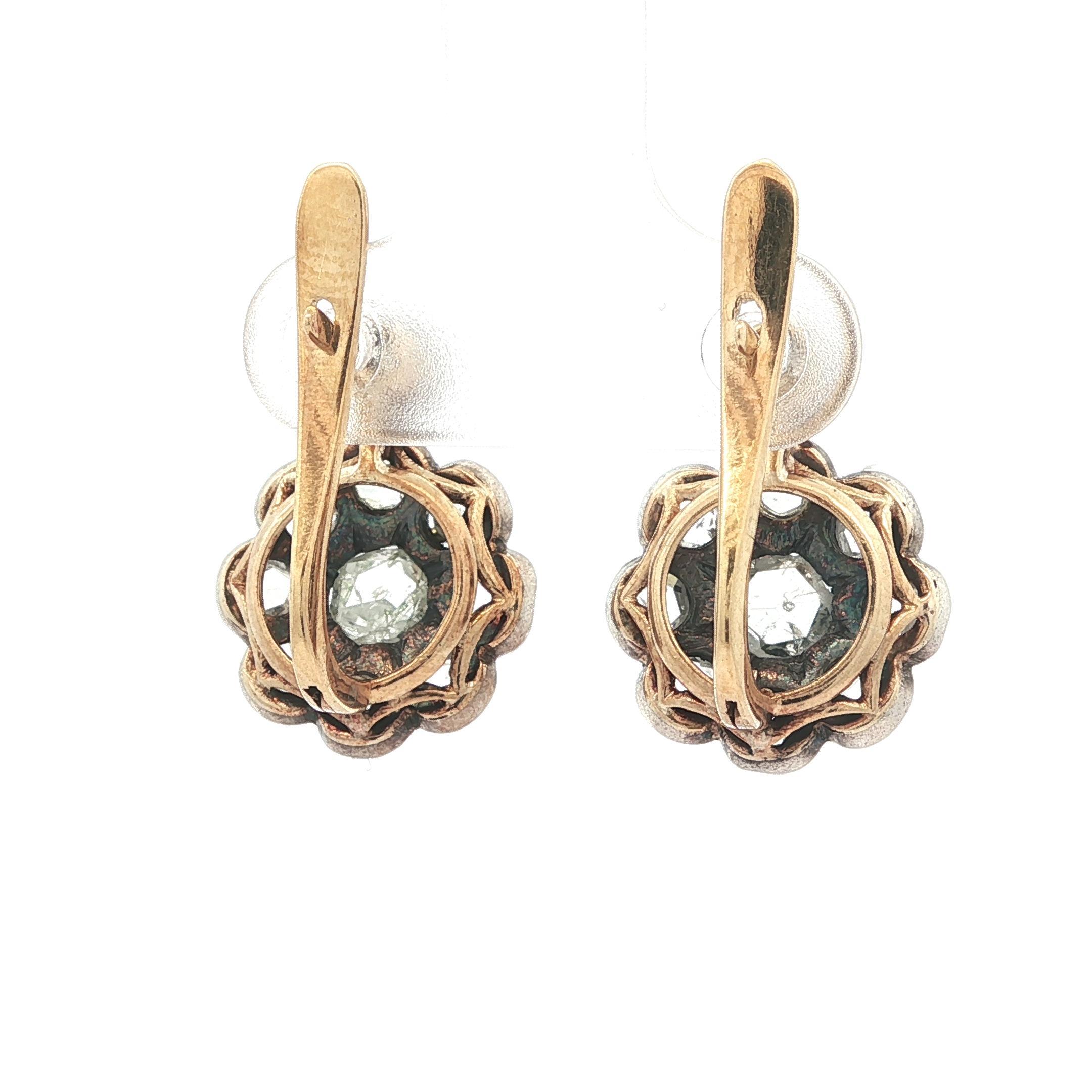 Boucles d'oreilles anciennes en or et argent massif avec pavé de diamants taillés en rose. Pour femmes en vente