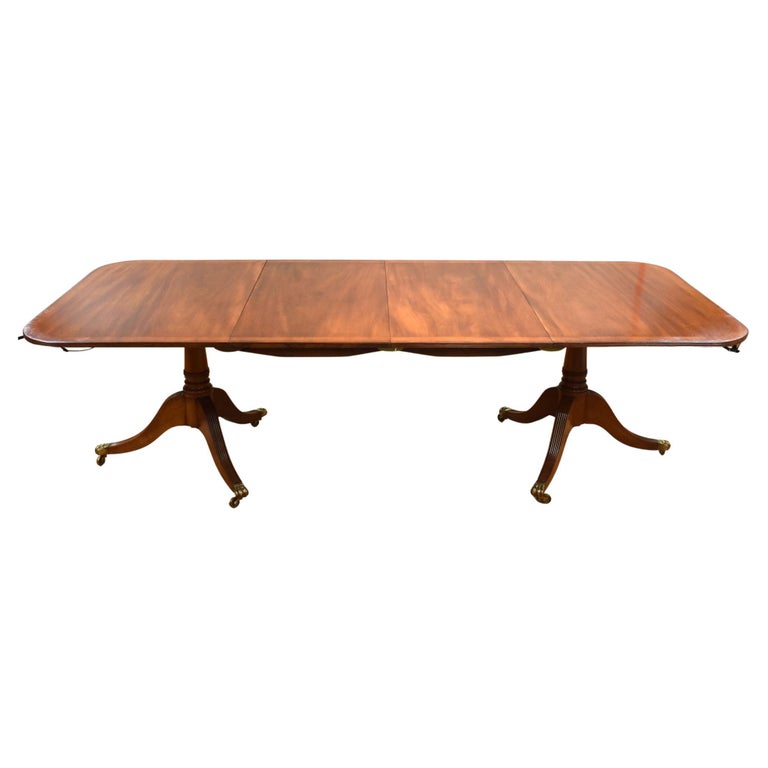 Antique Solid Mahogany Pedestal Dining Table For Sale at 1stDibs
