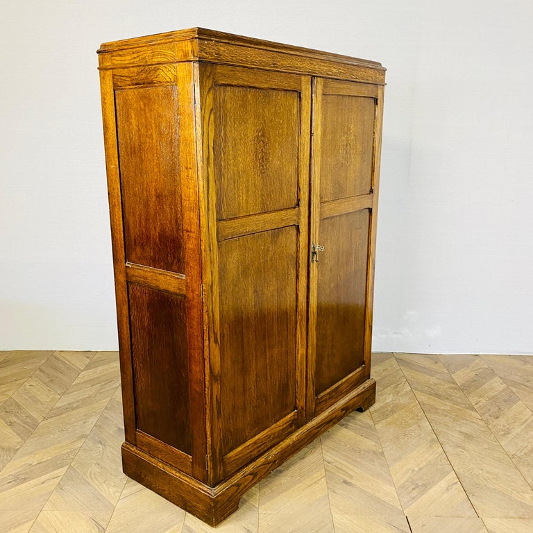 Antique Solid Oak English Gentleman's Wardrobe / Armoire, circa 1900s at 1stDibs