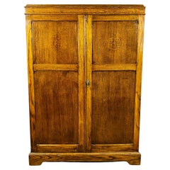 Antique Solid Oak English Gentleman's Wardrobe / Armoire, circa 1900s