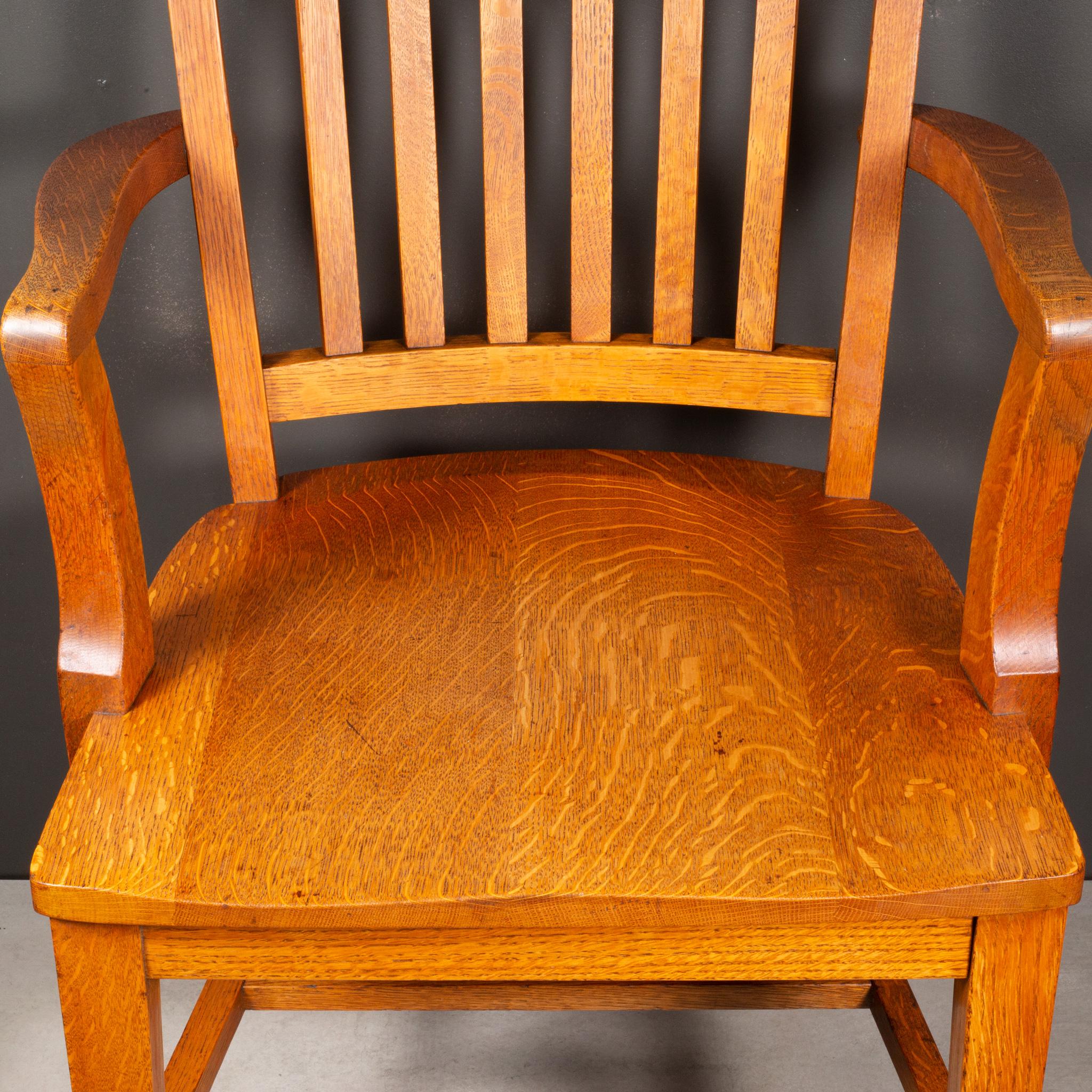 Chêne Chaise de bibliothèque ancienne en chêne massif vers 1930-1950 en vente