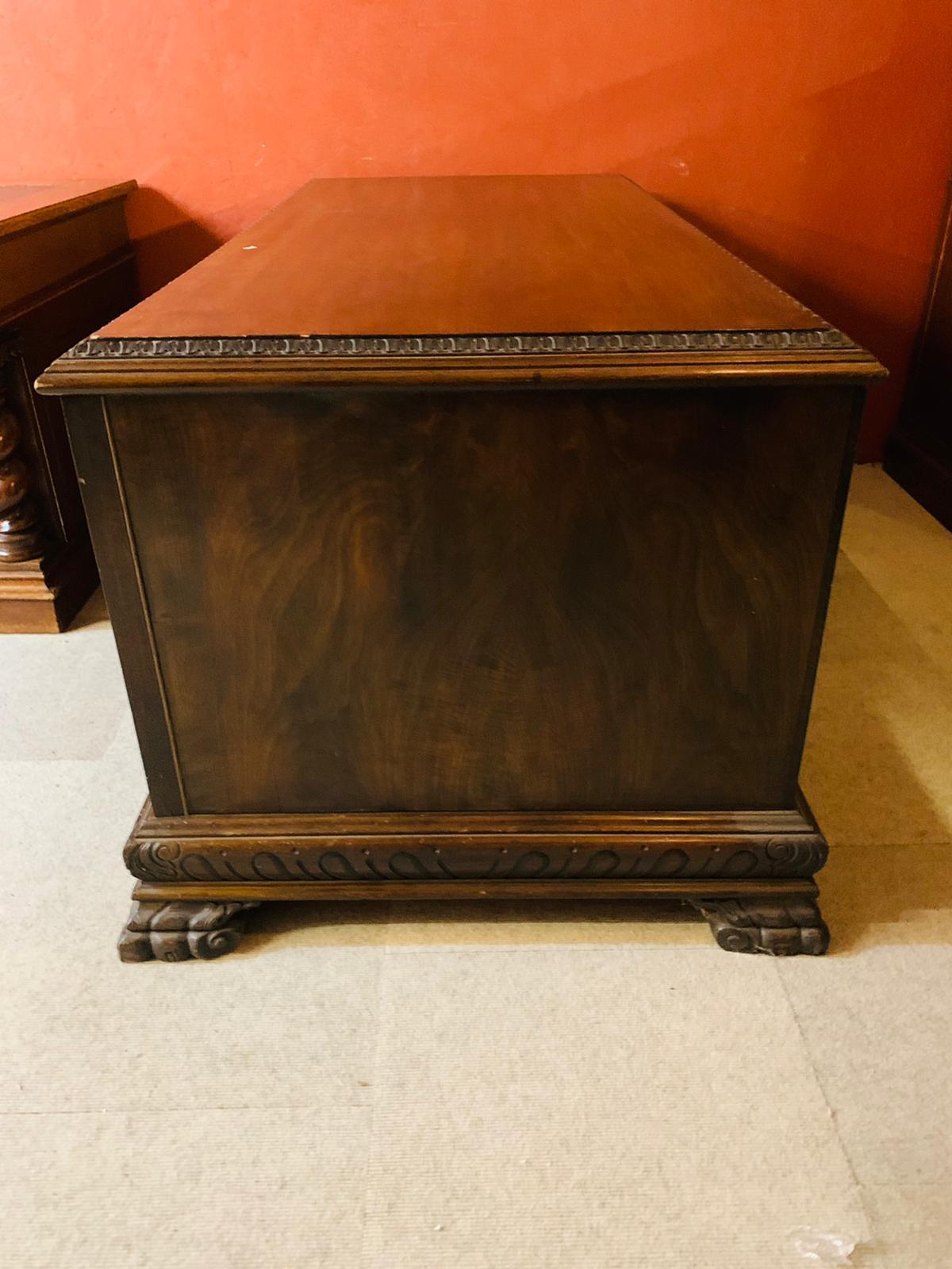 Antiker Schreibtisch aus massivem Eichenholz mit Löwentatzen, antik, um 1900 7
