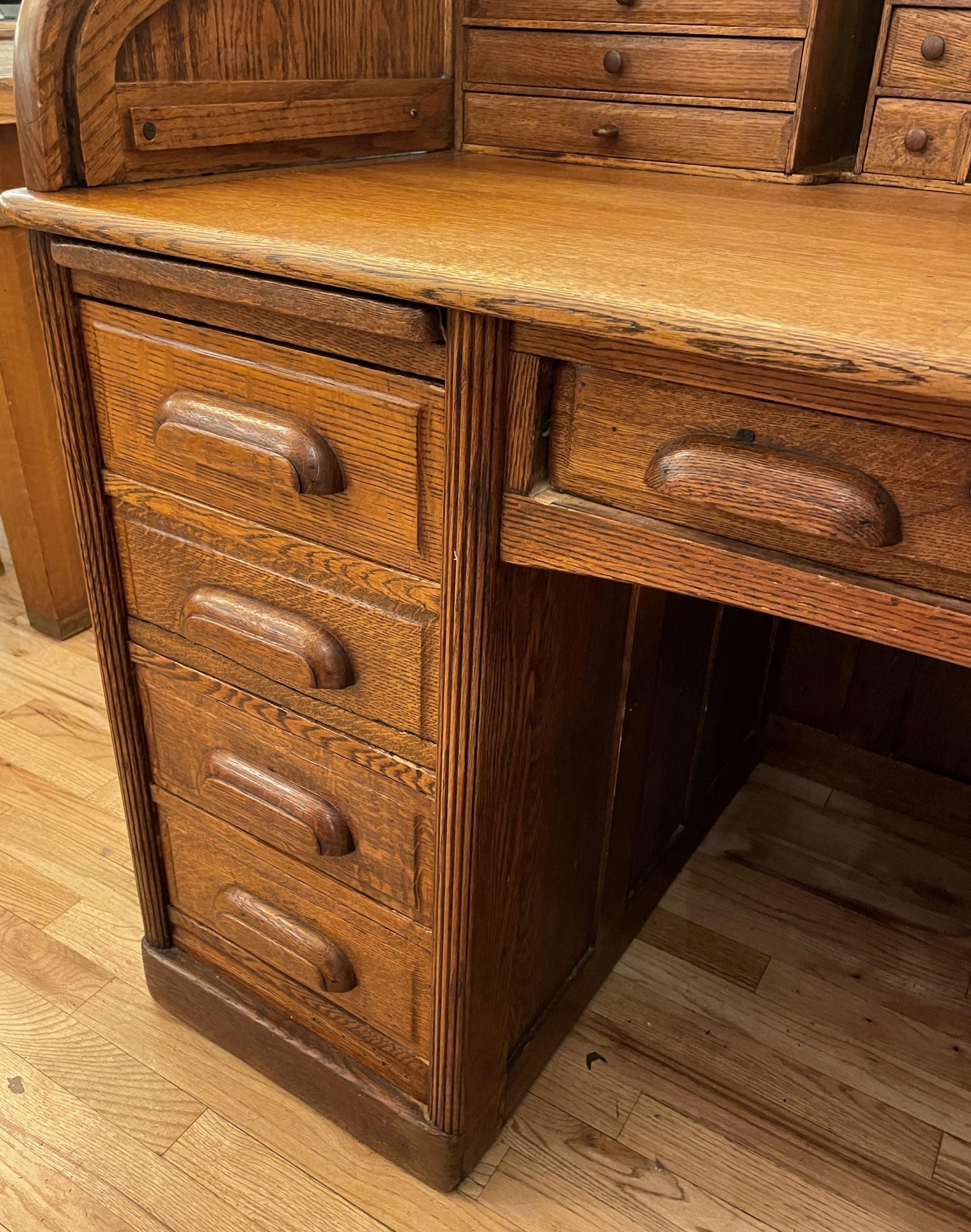 Antique Solid Oak Wood Roll Top Desk w/ Many Drawers 1