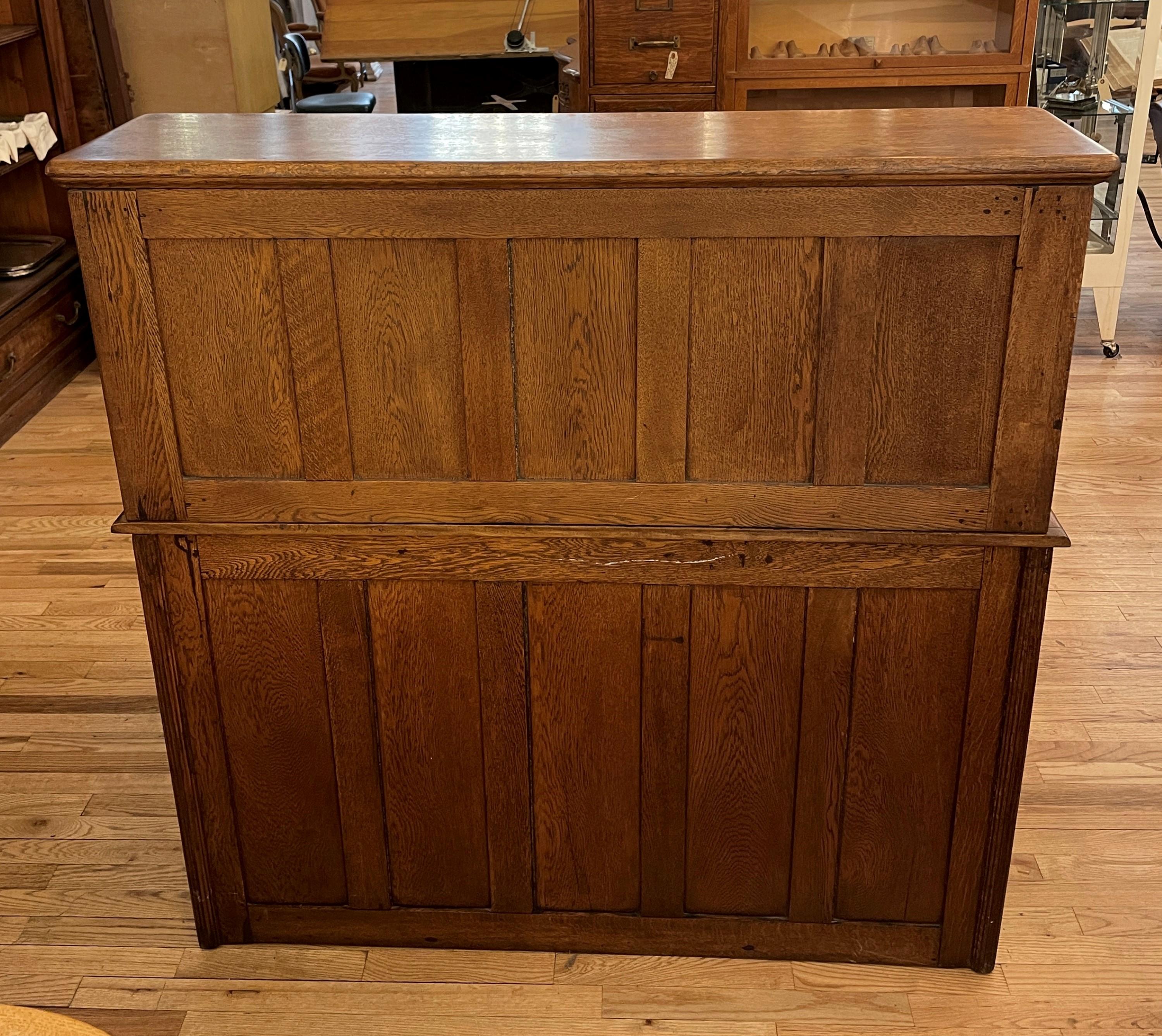 Escritorio antiguo de madera maciza de roble con muchos cajones 5