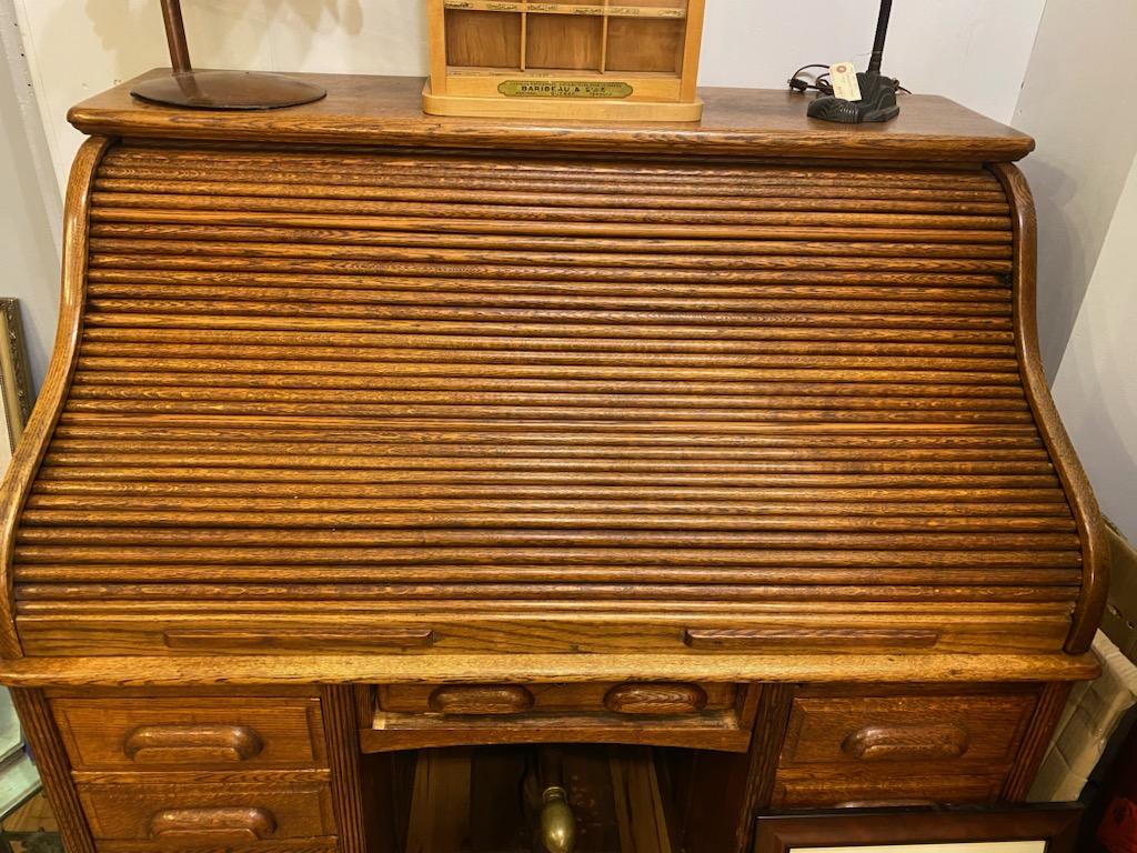 Antique Solid Oak Wood Roll Top Desk w/ Many Drawers 7