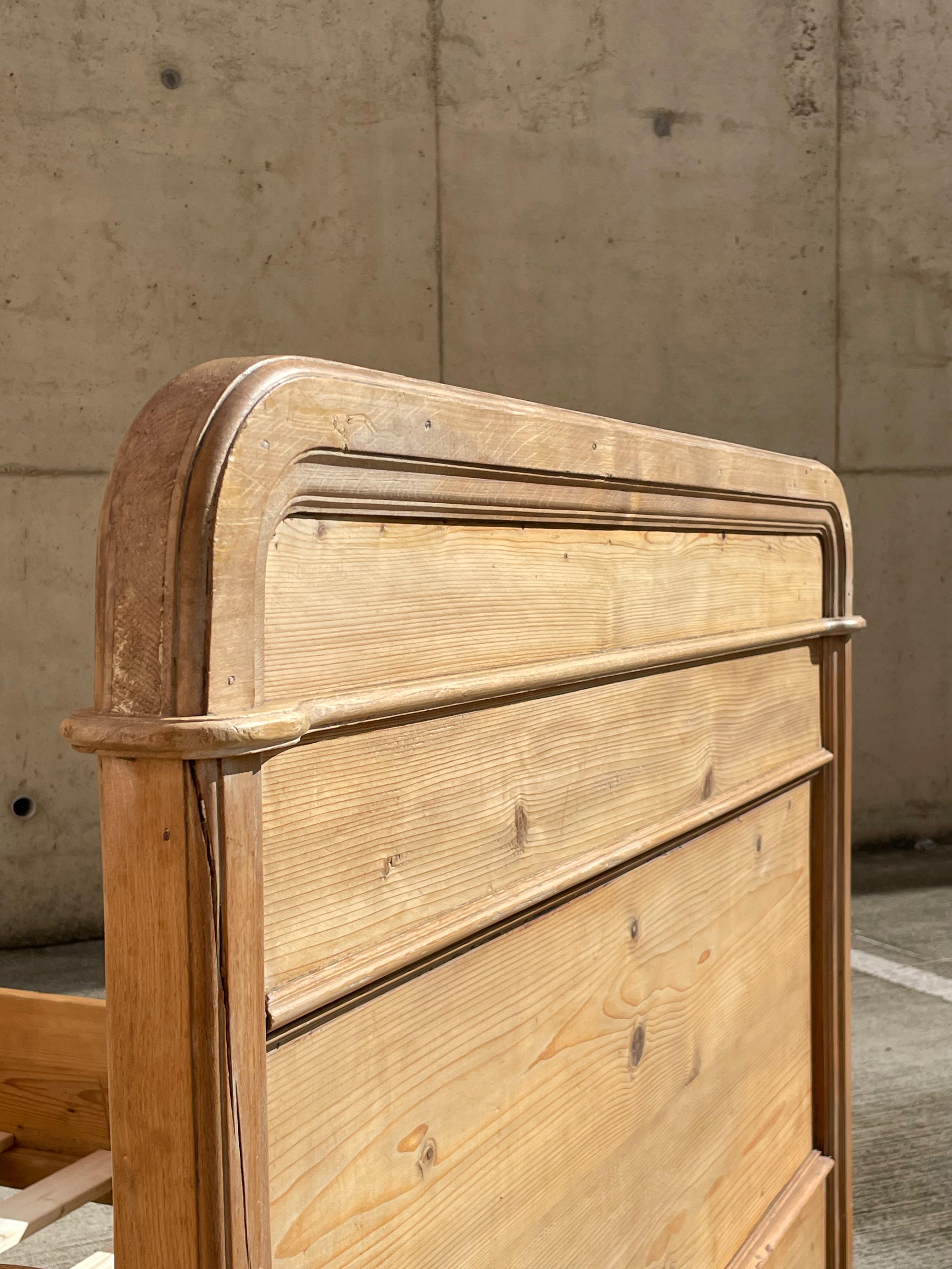 Antique Solid Pine English Box Bed 13