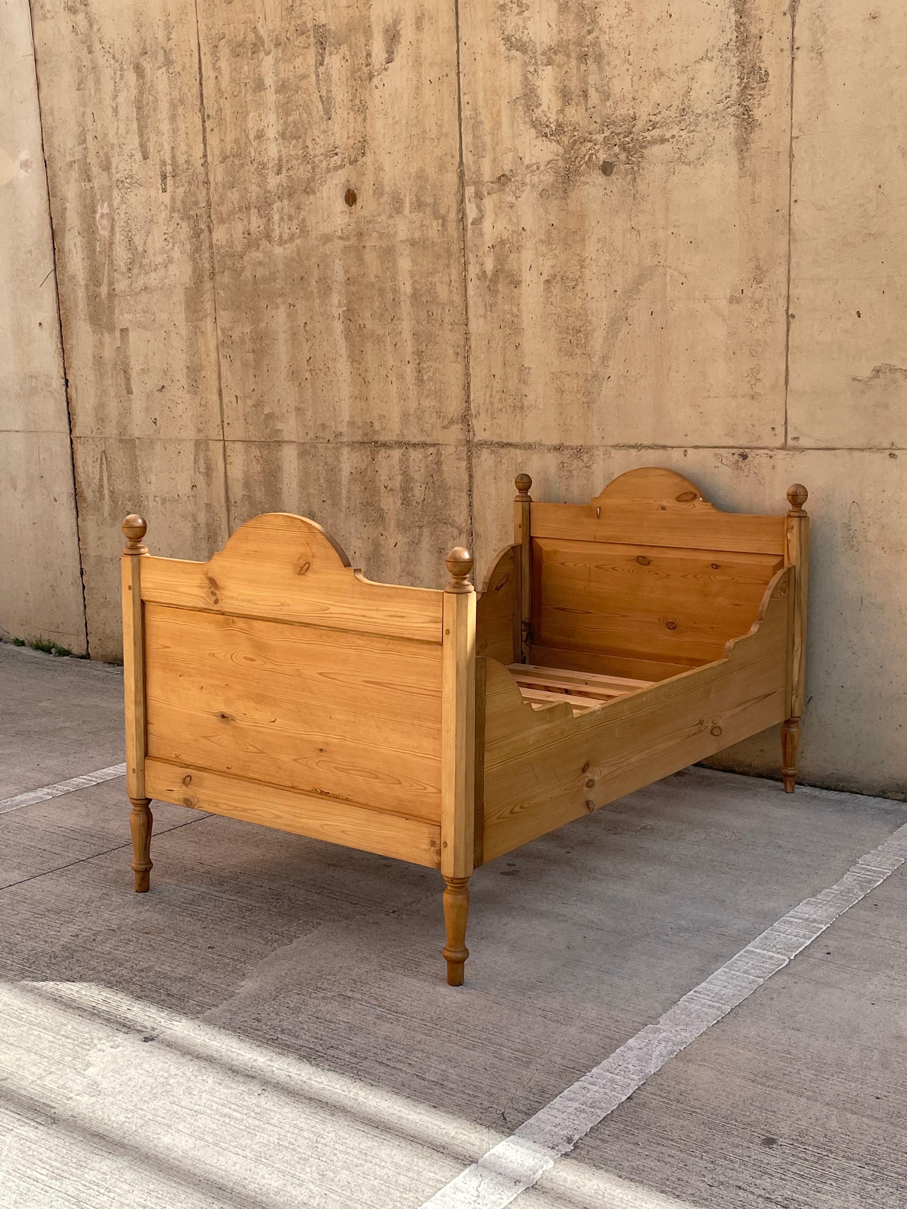 solid pine beds