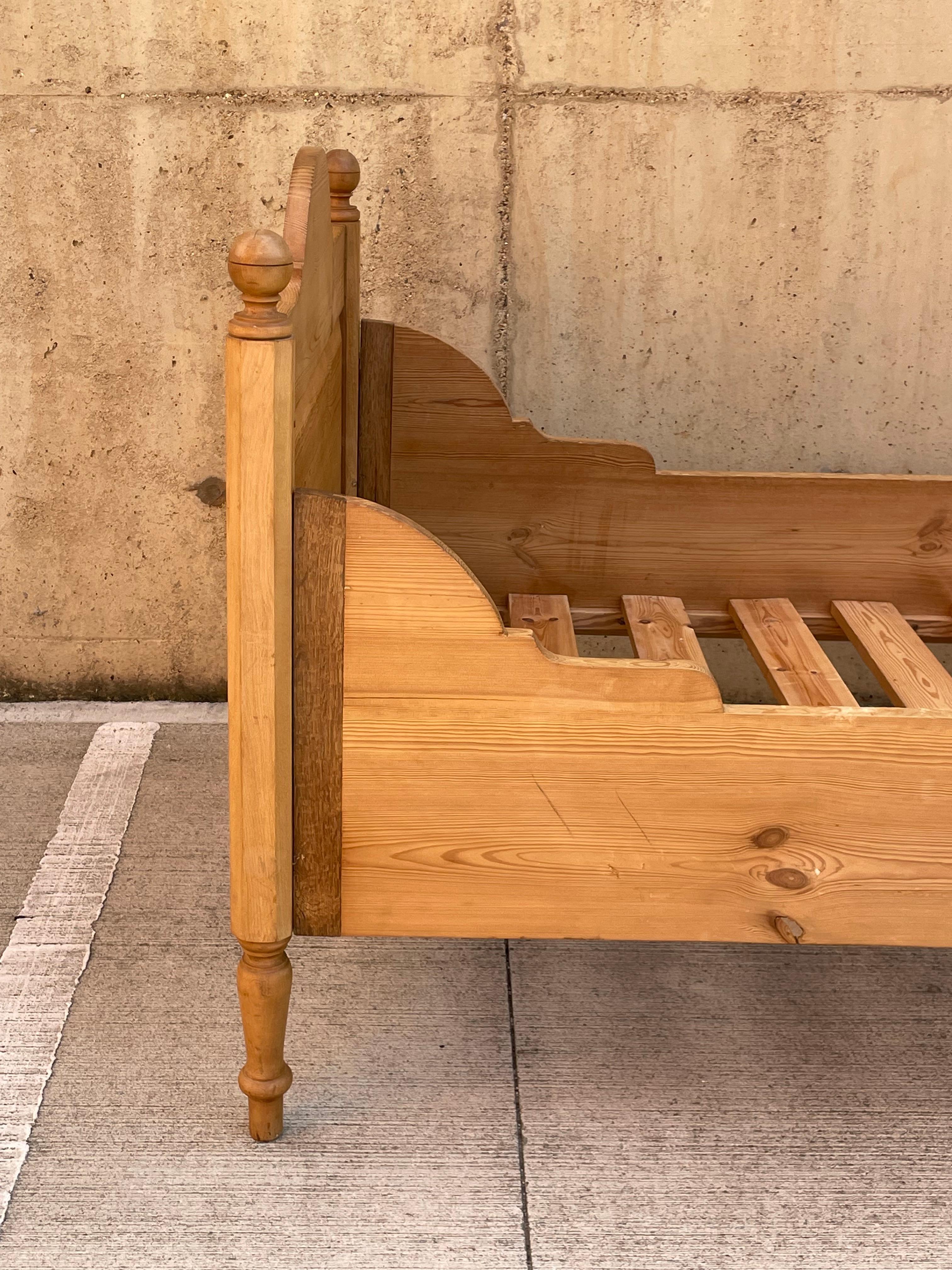 antique pine beds