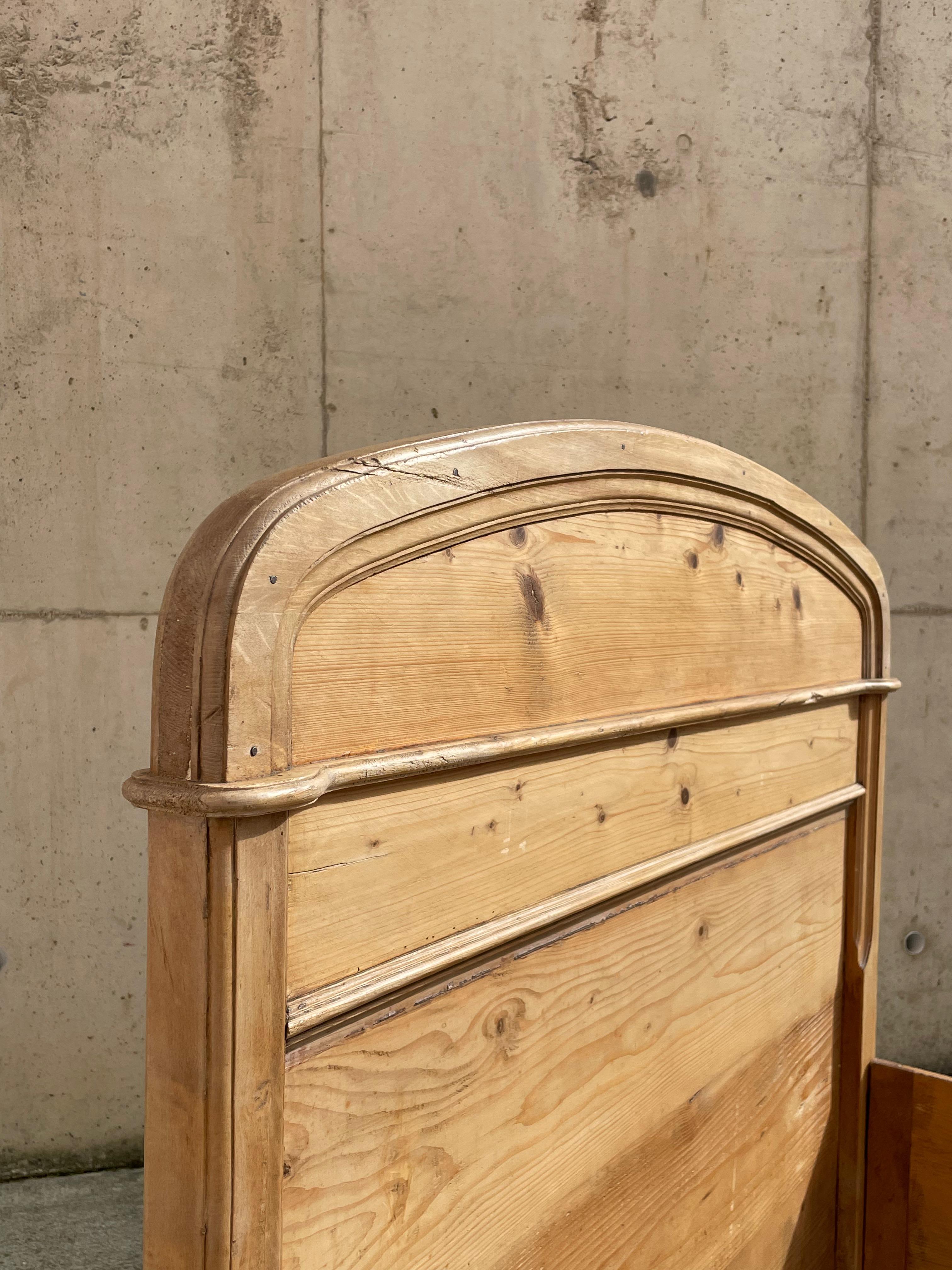 Antique Solid Pine English Box Bed 1