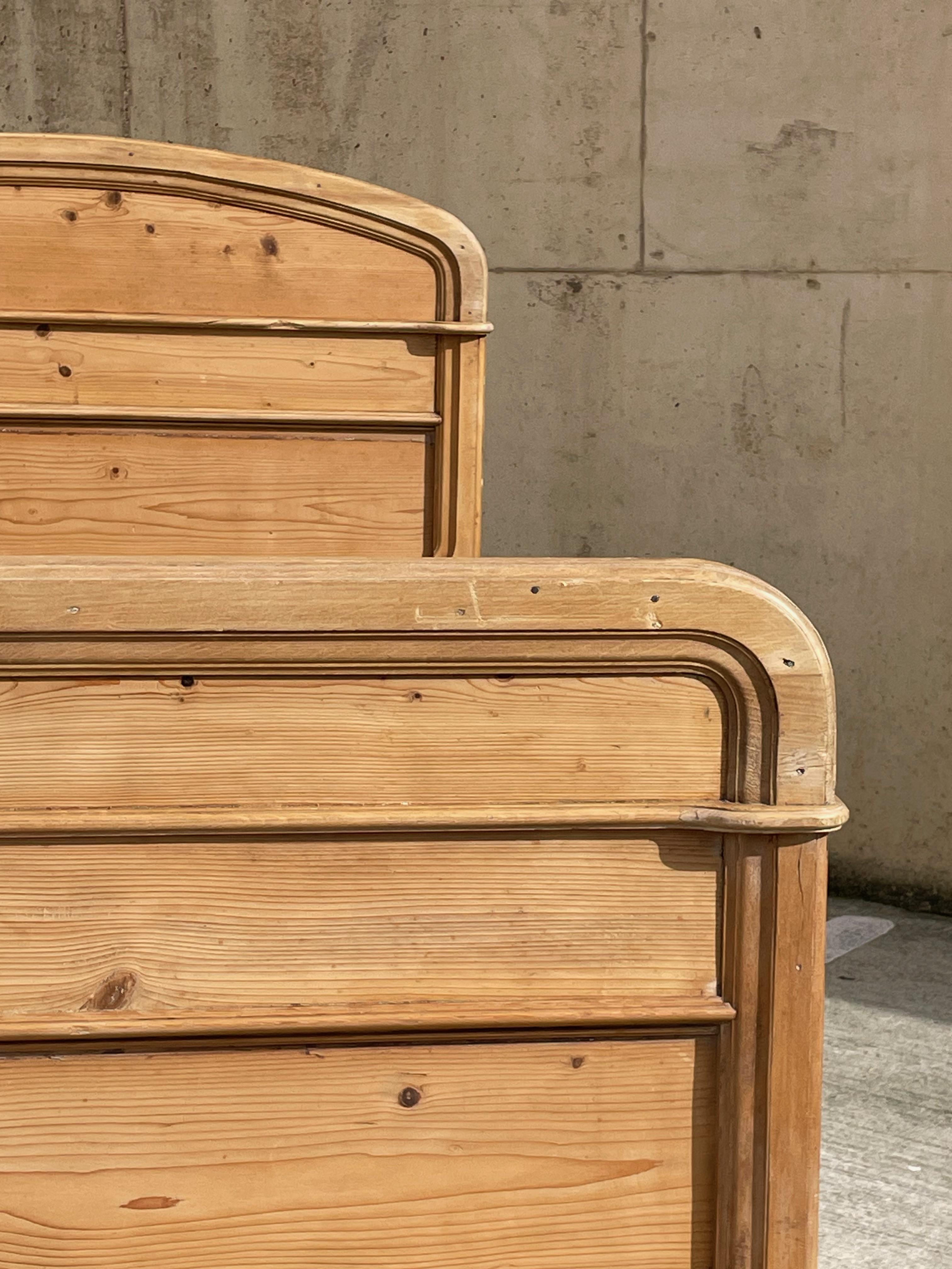 Antique Solid Pine English Box Bed 4