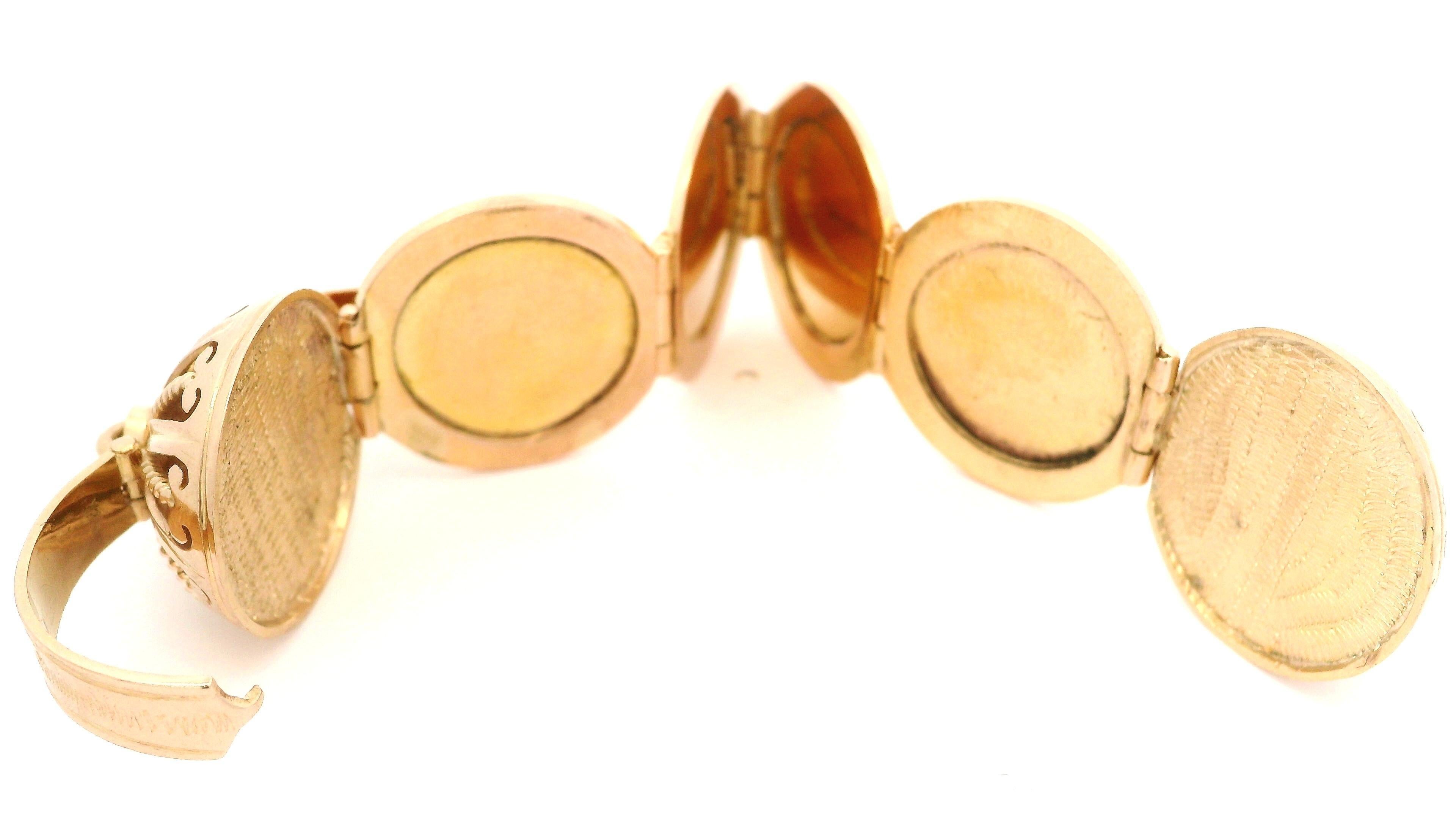 Art nouveau Pendentif pliant antique en or jaune rosé massif Ball and Ball Ornament 3 Picture Folding Locket en vente