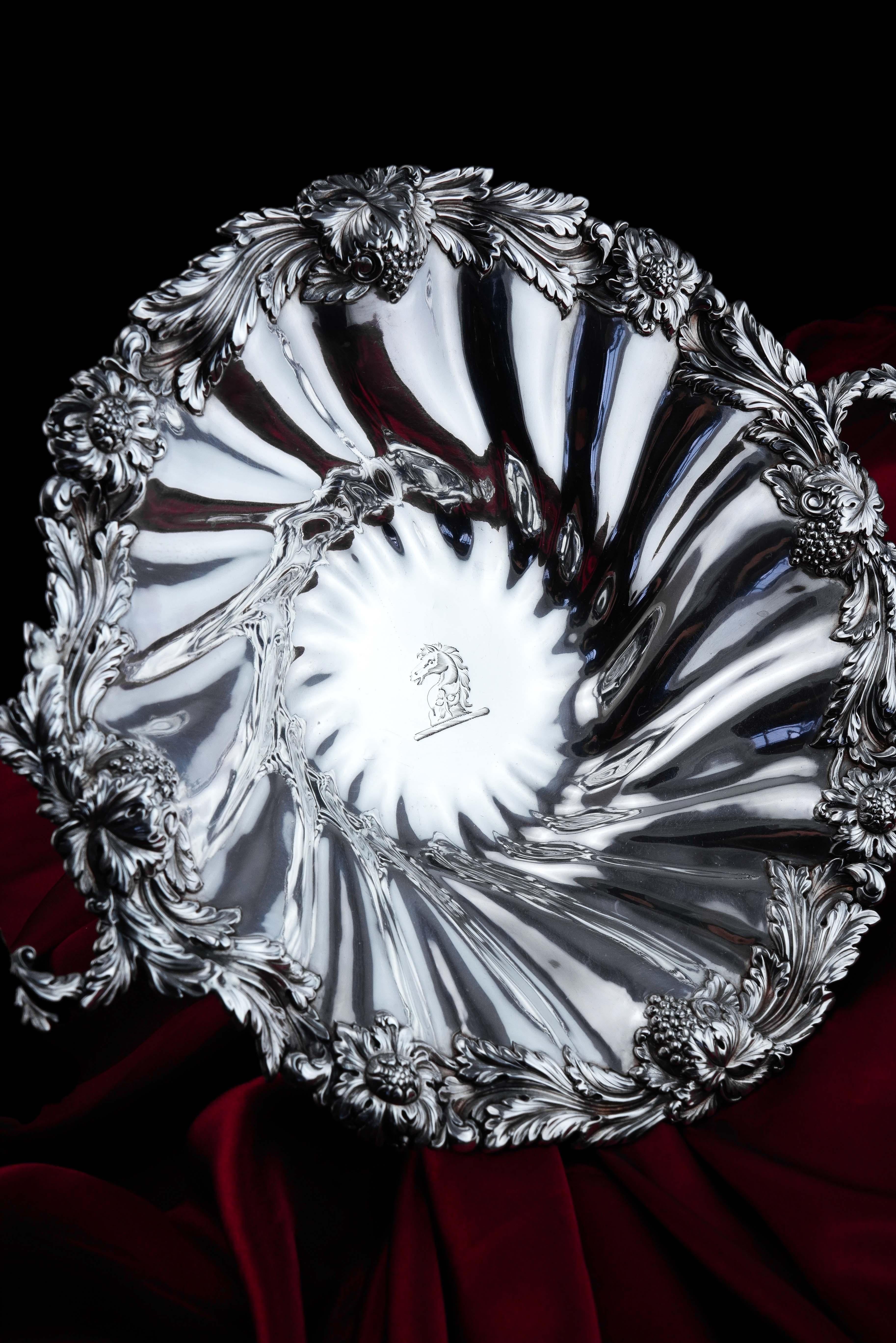 Antique Solid Silver Georgian Bowl, Twin Handle Wrythen & Chased 1834 For Sale 14
