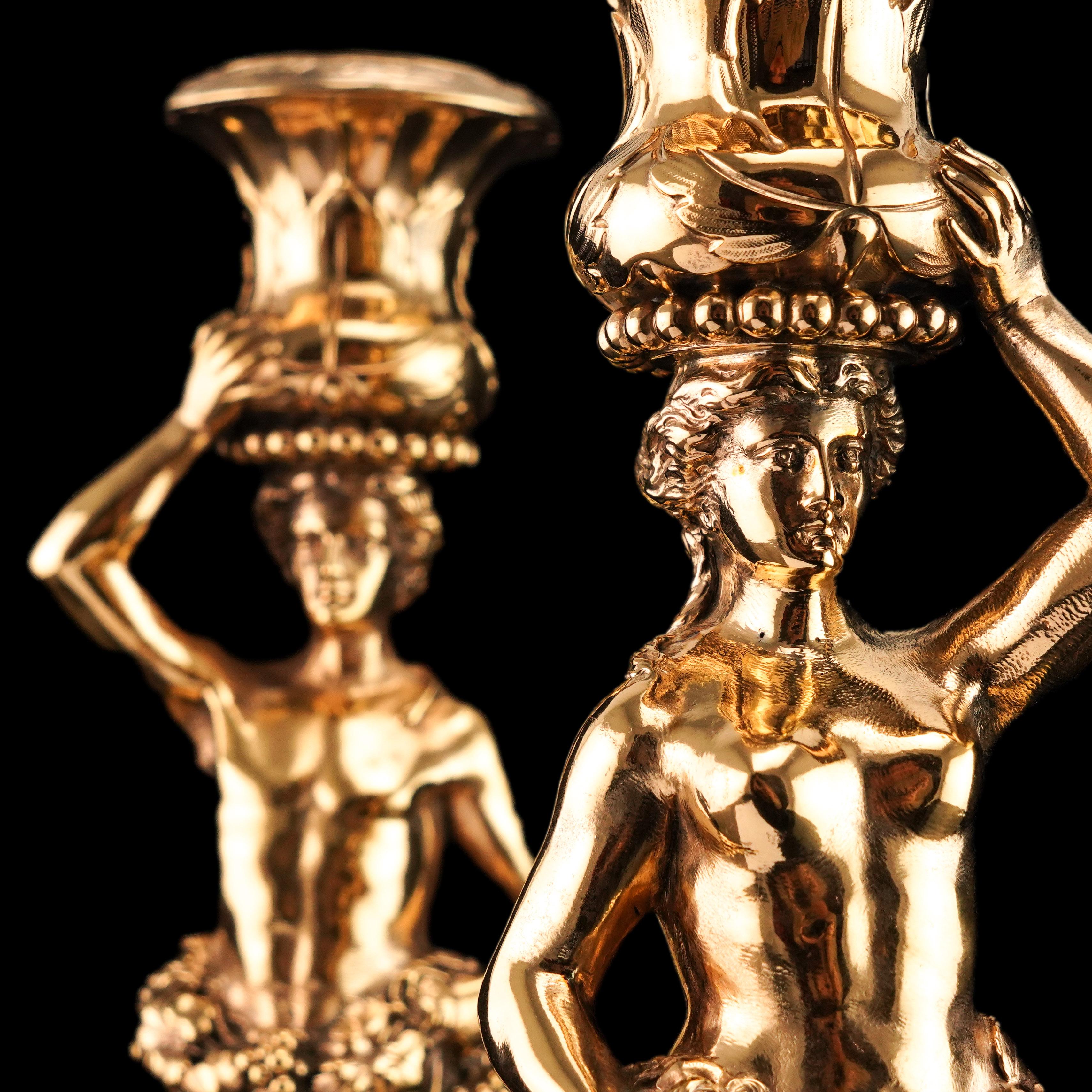 Candelieri antichi in argento massiccio dorato Design/One - J.C. Klinkosch c.1870 in vendita 10