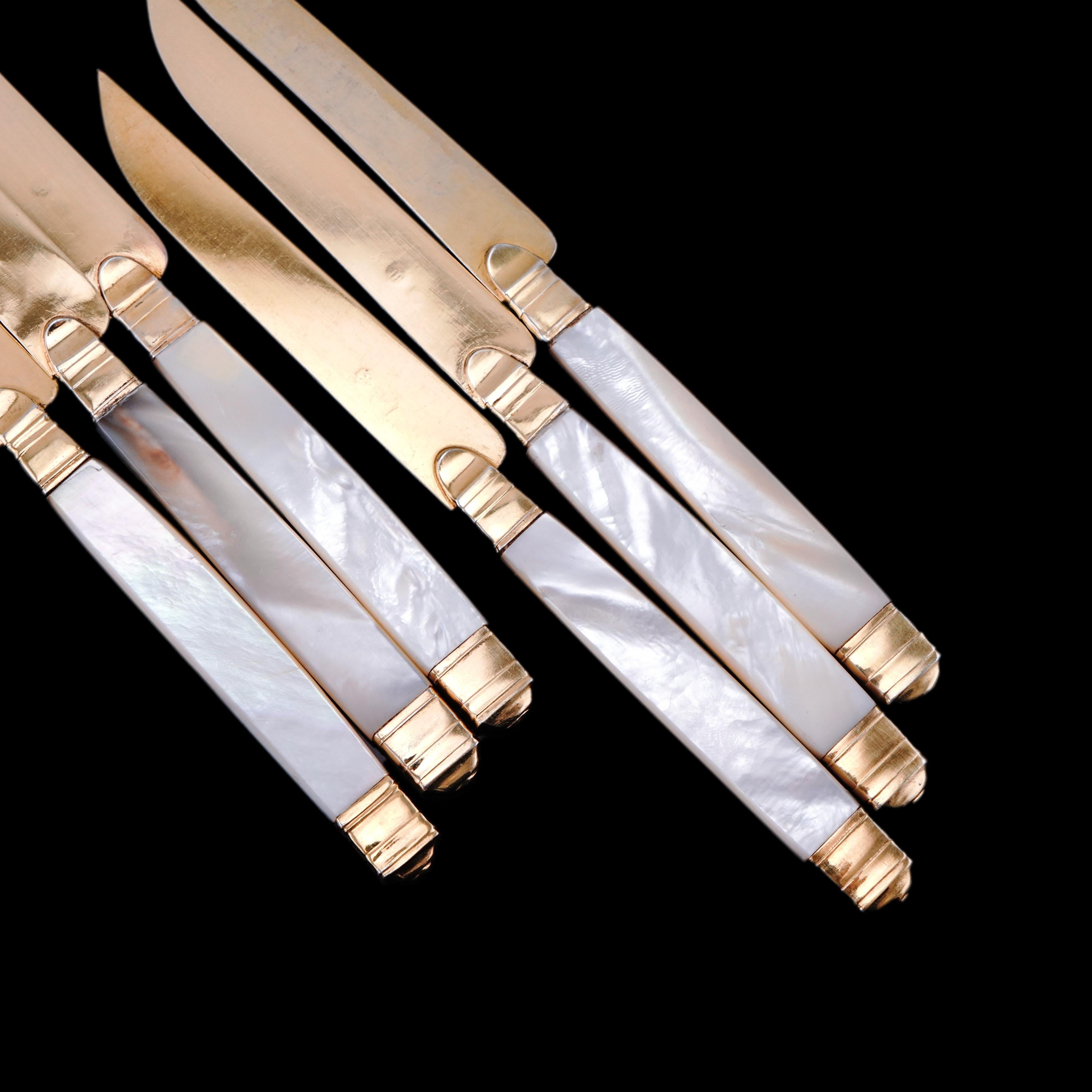 Antique Solid Silver Gilt Mother of Pearl Knives Set of 6 - 19th C. Dutch For Sale 6