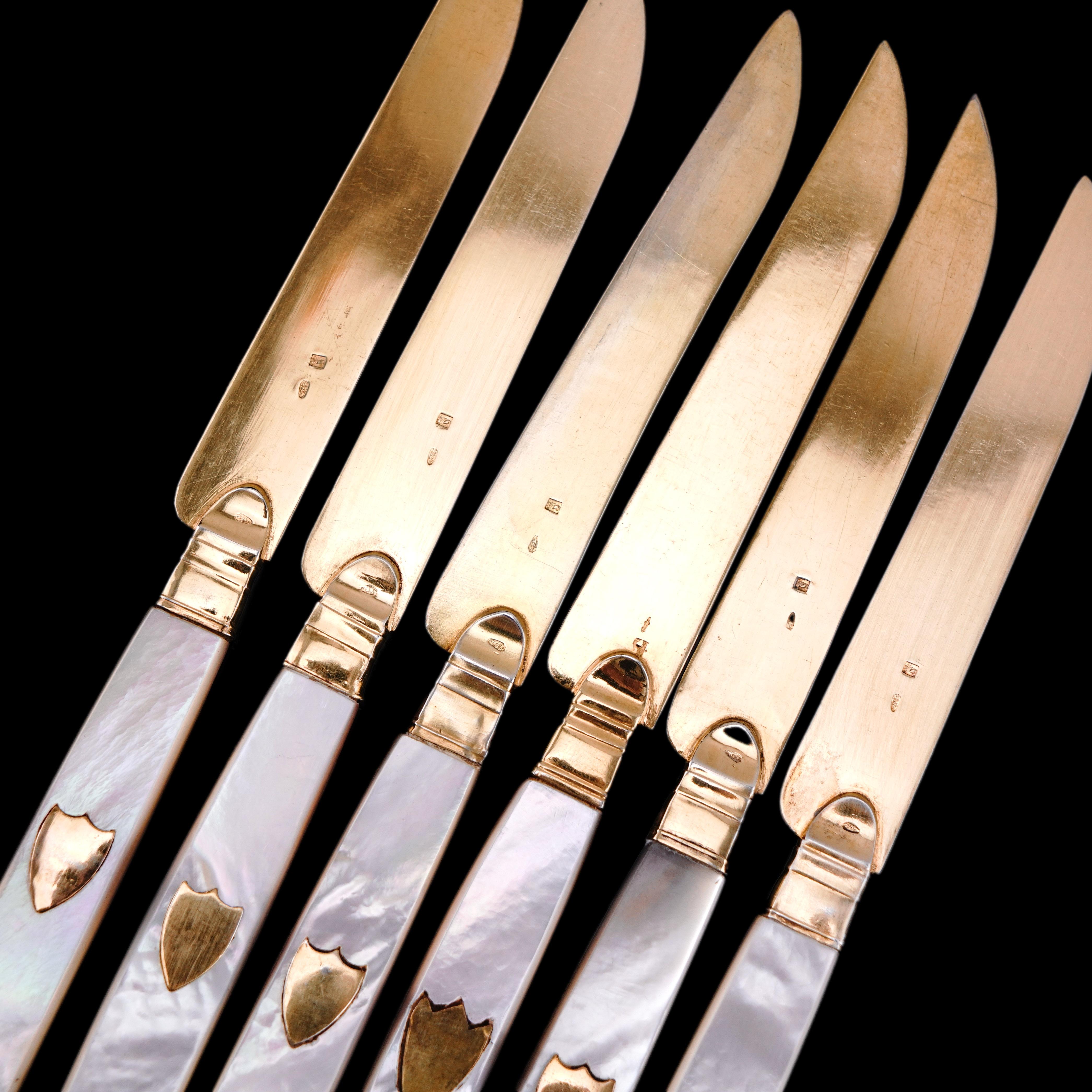 Antique Solid Silver Gilt Mother of Pearl Knives Set of 6 - 19th C. Dutch For Sale 5