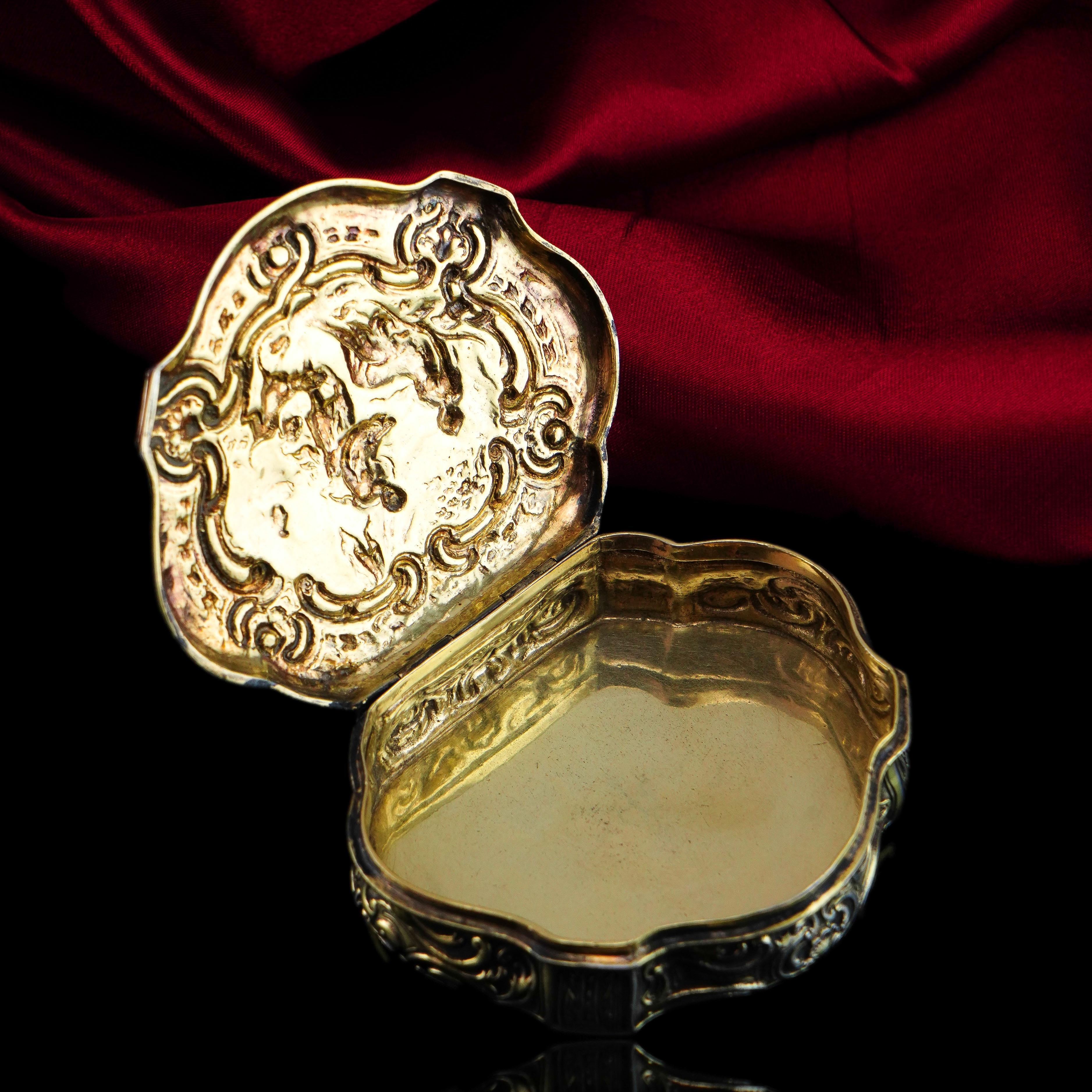 Antique Solid Silver Gilt Table Snuff Box, Rococo Motif and Meleager 18th c. For Sale 10