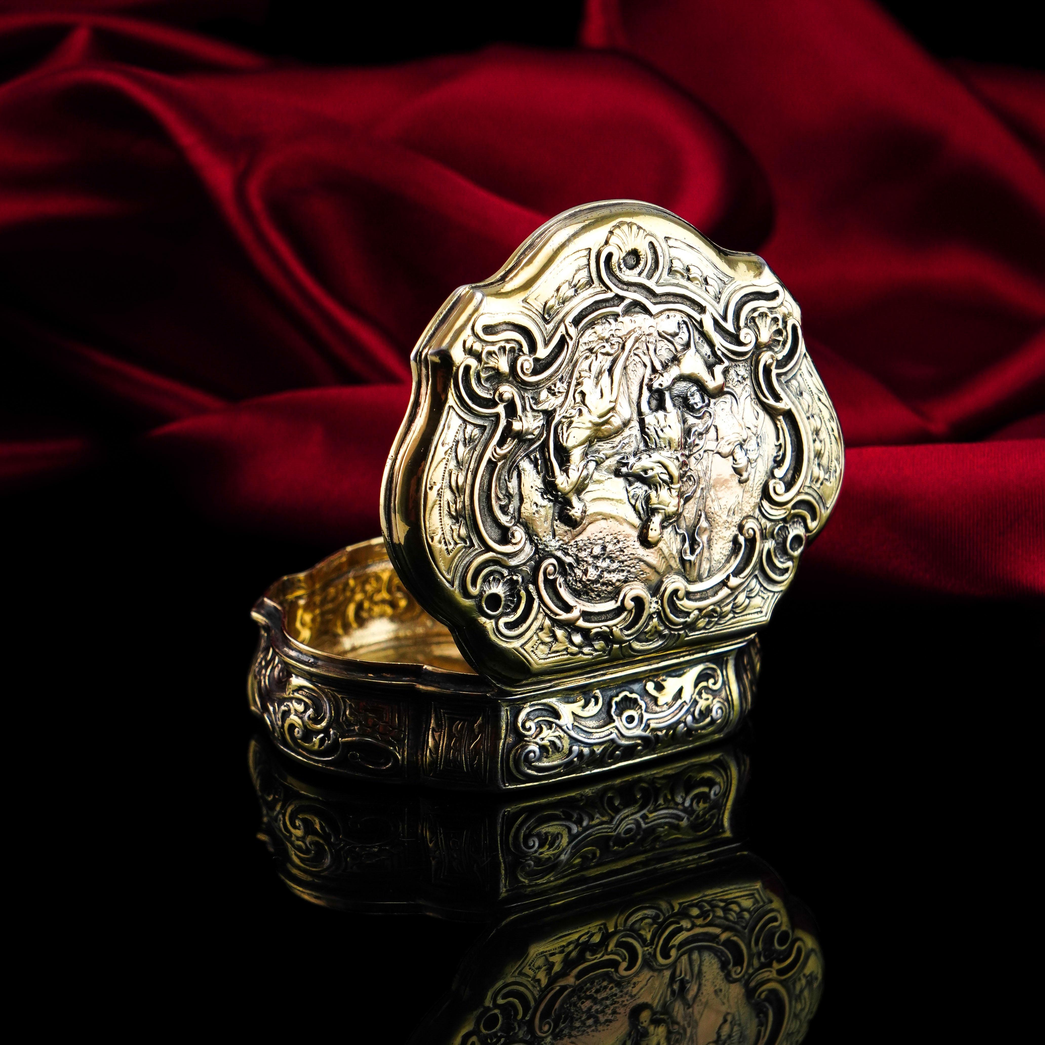 Antique Solid Silver Gilt Table Snuff Box, Rococo Motif and Meleager 18th c. For Sale 12