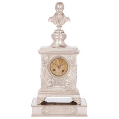 Antiquities Solid Silver Inscribed Mantel Clock (horloge de cheminée en argent massif)