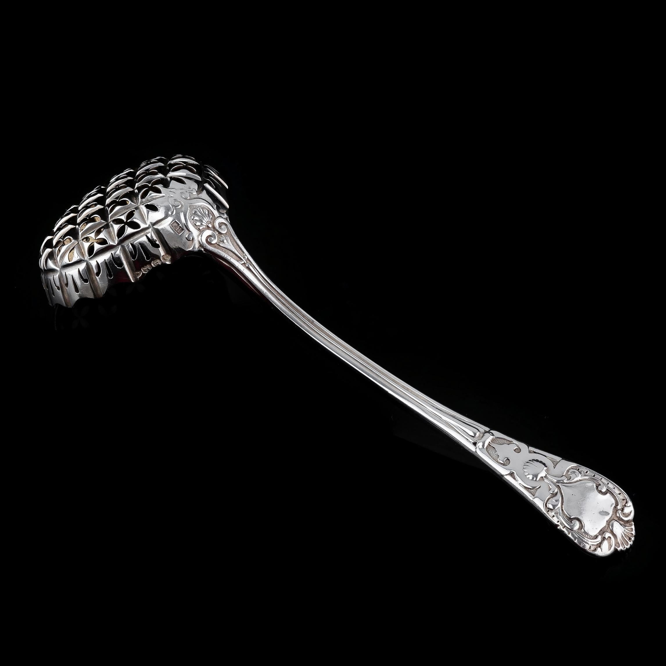 sifting spoon
