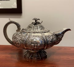 Antigua tetera de plata maciza William IV Londres, c1825 Repousse de Ebenezer Cook