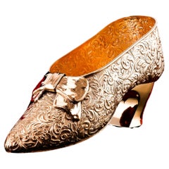 Antiker Schuh aus massivem Sterlingsilber mit vergoldetem Schleifendesign - Chester 1913
