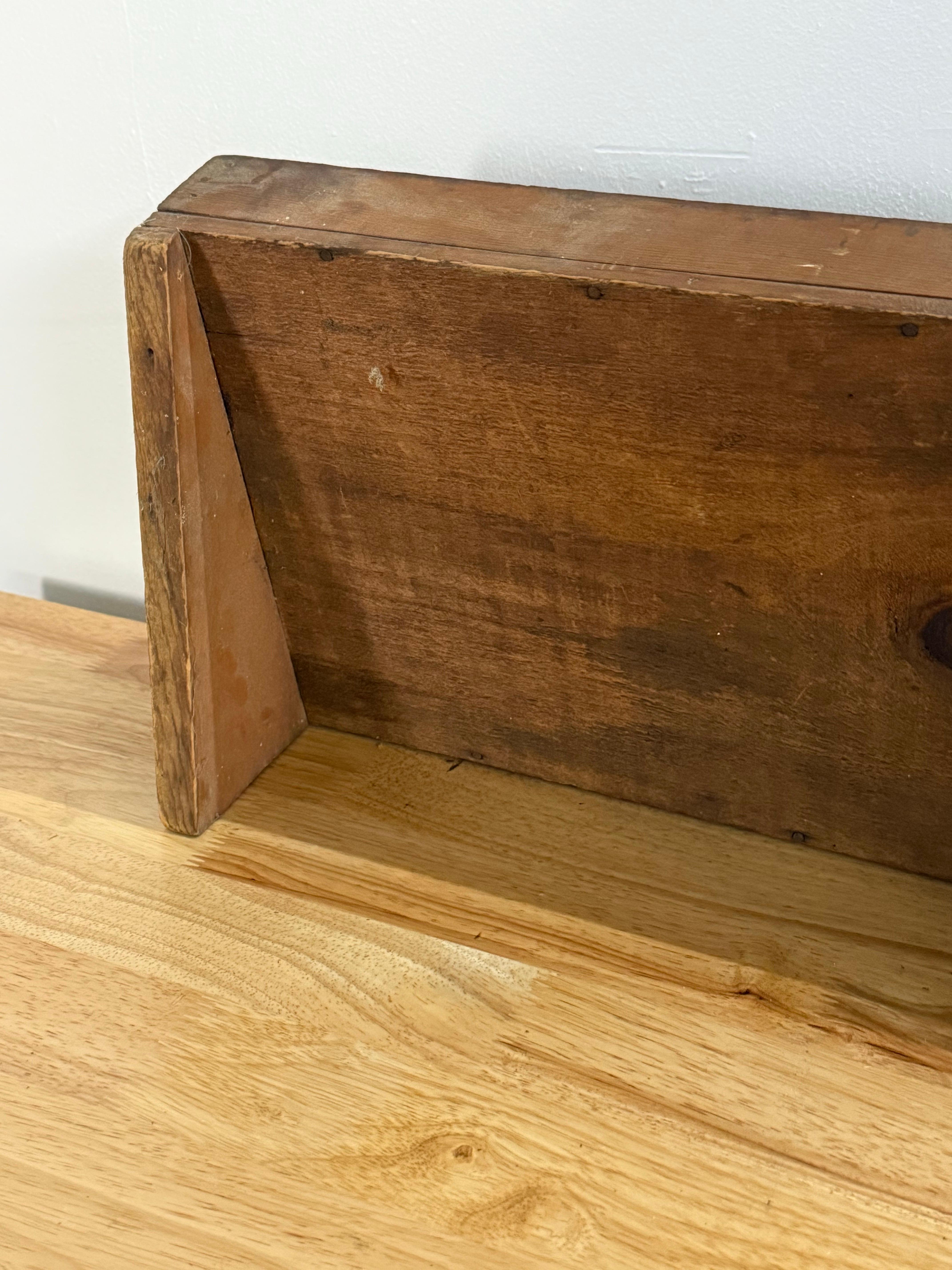 Antico scaffale da esposizione in legno massiccio Vintage Curio con supporto in vendita 5