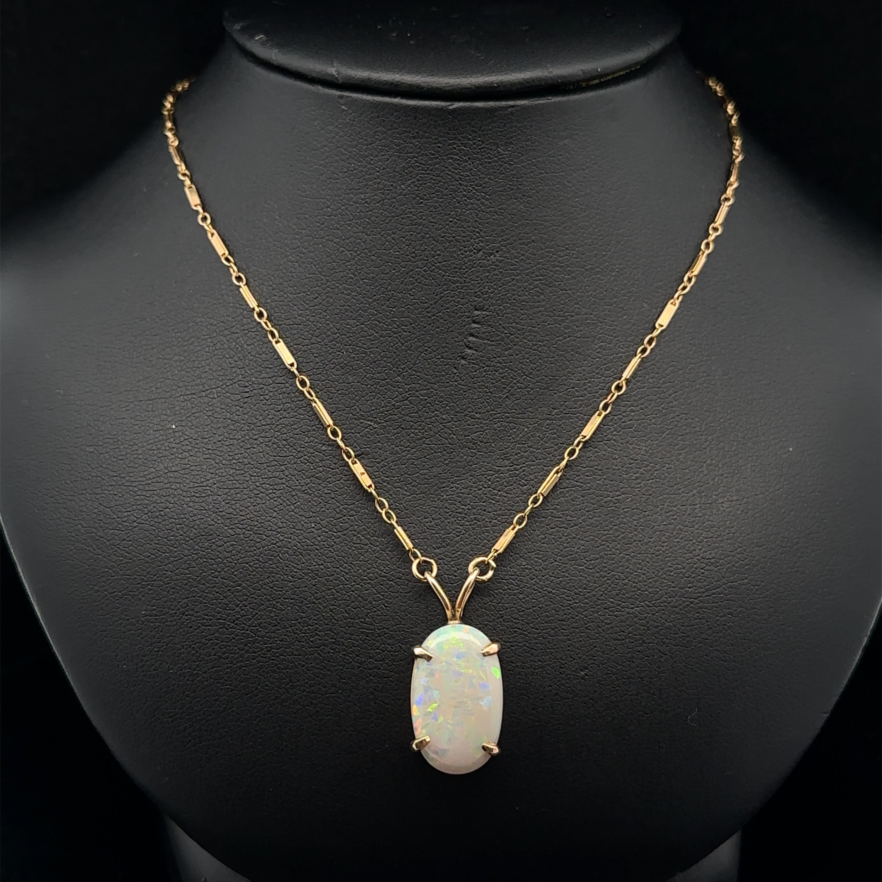Antiquities Solid Yellow Gold Fancy Link Chain w/ Nice Oval Grey Opal Slide Pendentif en vente 2