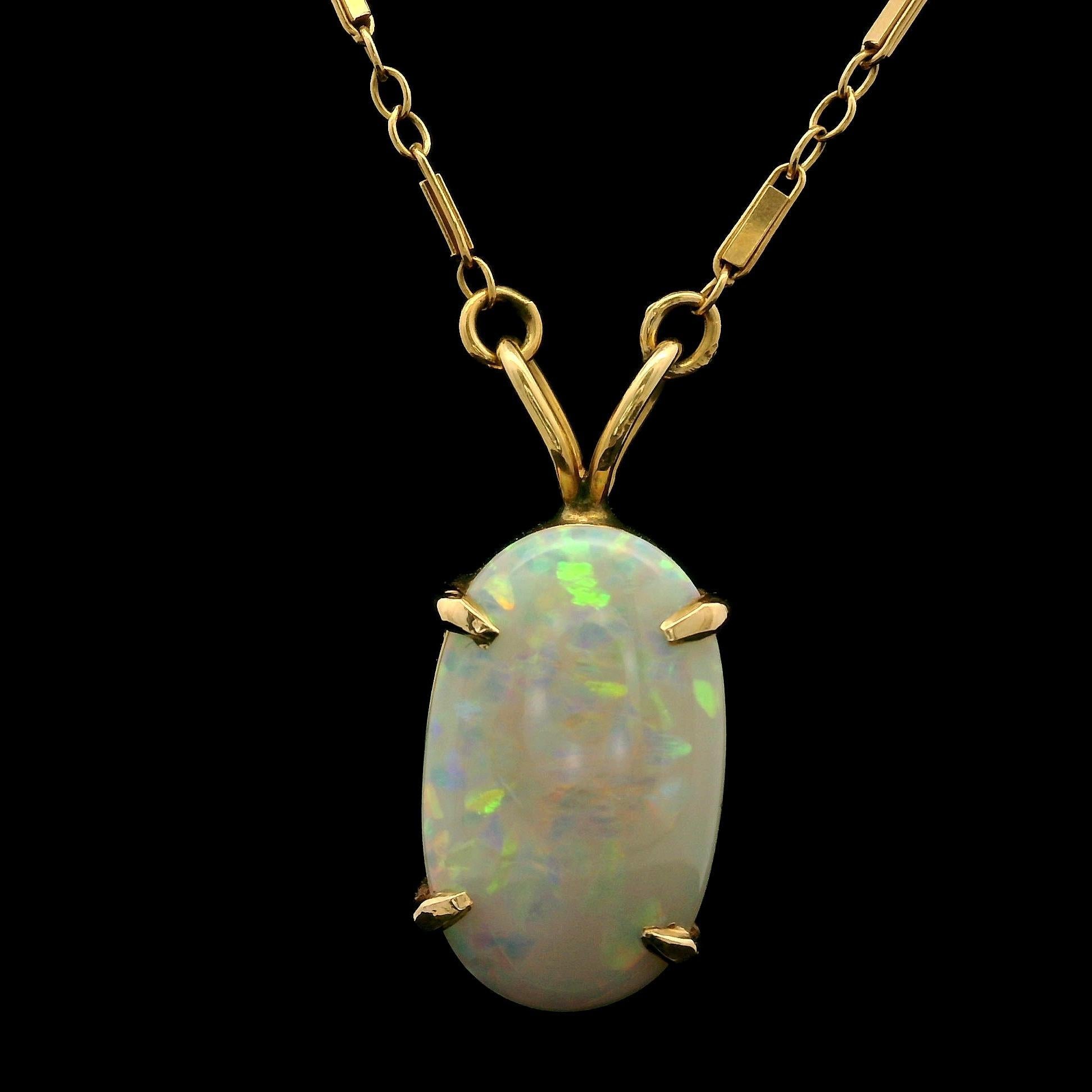 Antiquities Solid Yellow Gold Fancy Link Chain w/ Nice Oval Grey Opal Slide Pendentif en vente 3