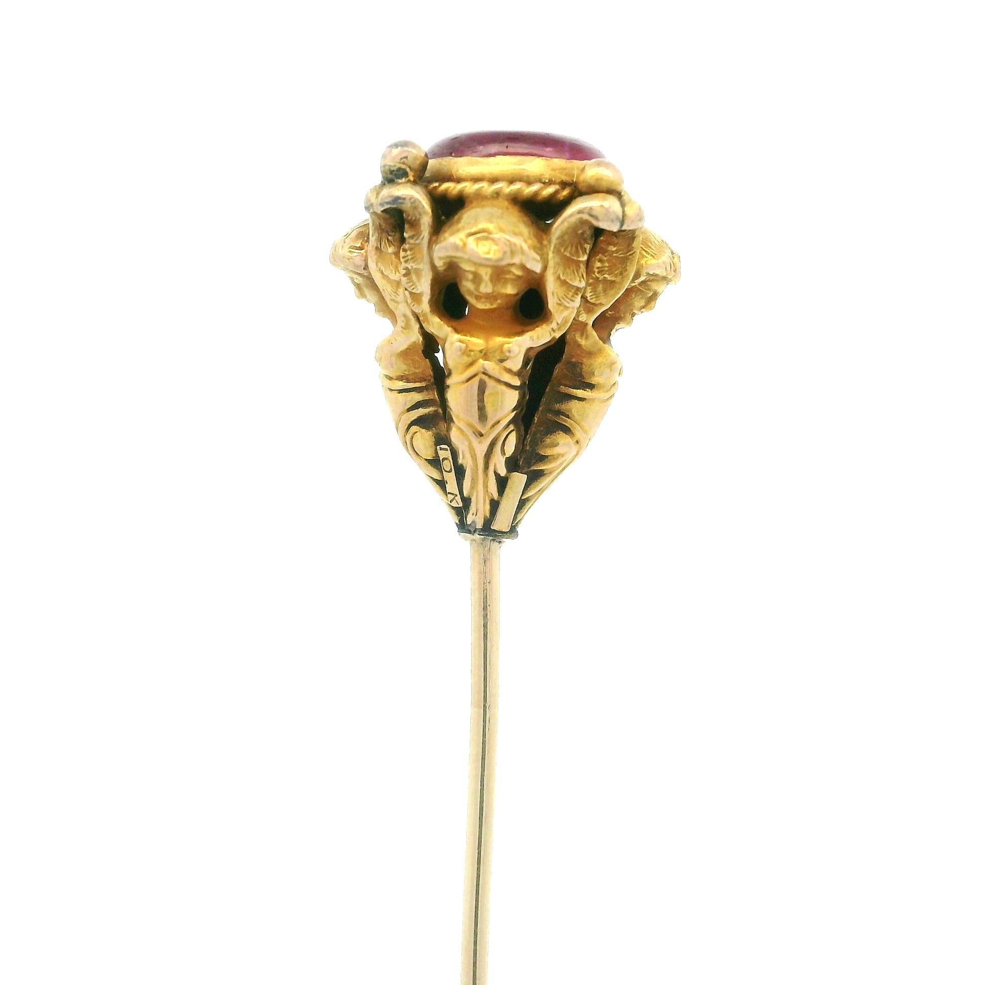 Antique Solid Yellow Gold Round Cabochon Ruby Cherub Angels Hat Pin In Good Condition For Sale In Montclair, NJ