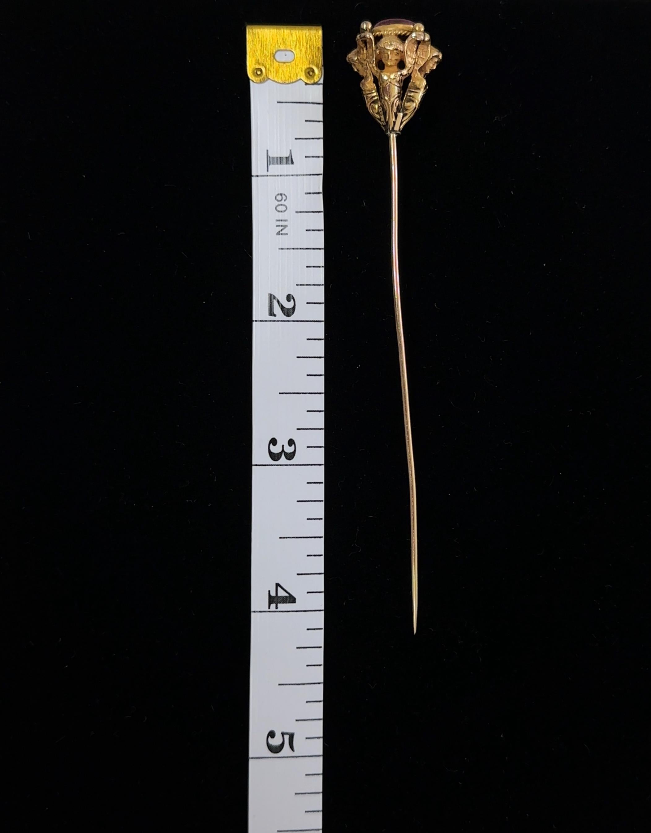Antique Solid Yellow Gold Round Cabochon Ruby Cherub Angels Hat Pin For Sale 2
