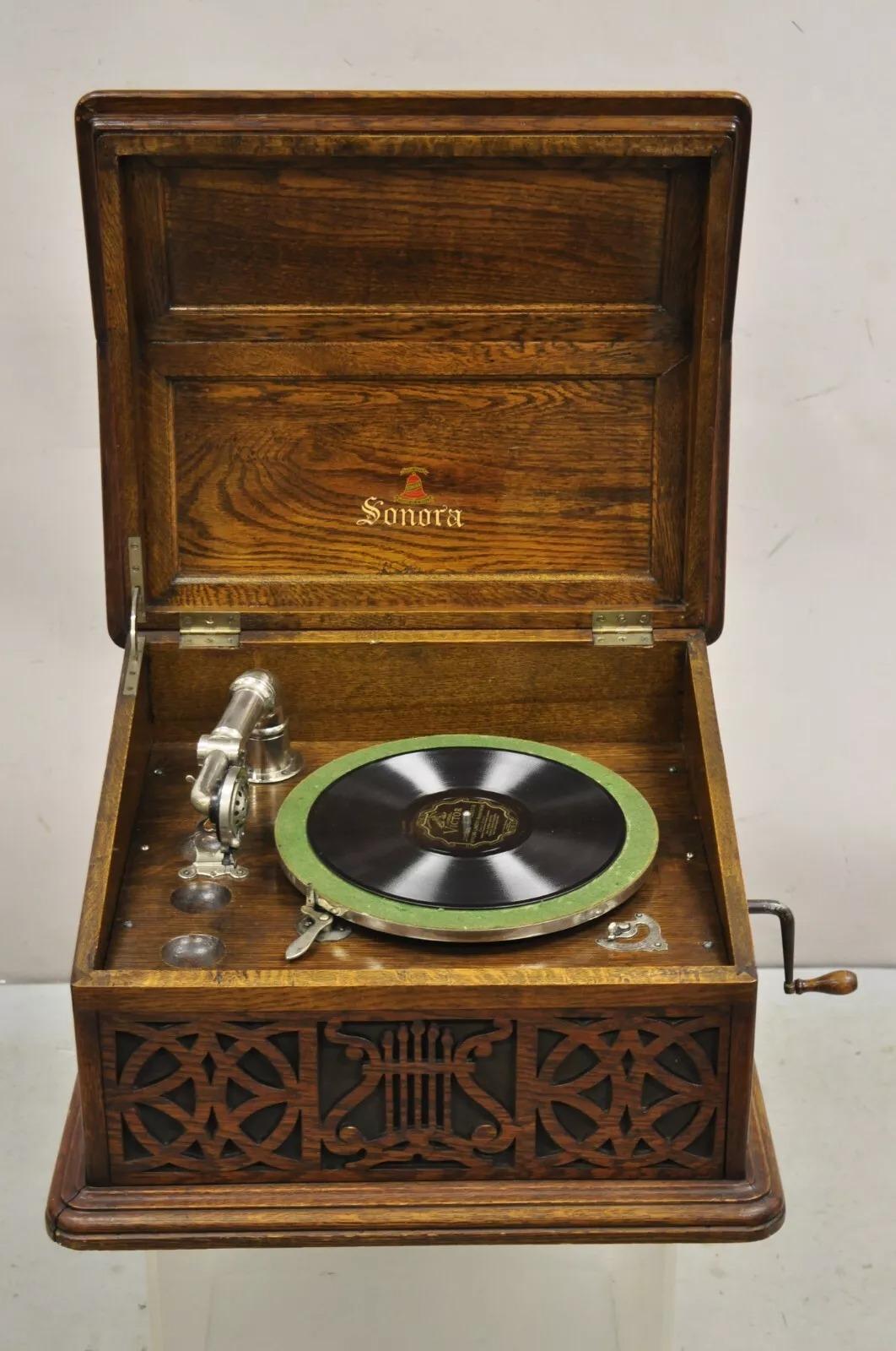 Antiker viktorianischer Sonora- Phonograph-Plattenspieler aus gebürsteter Eiche, Sonora (Viktorianisch) im Angebot