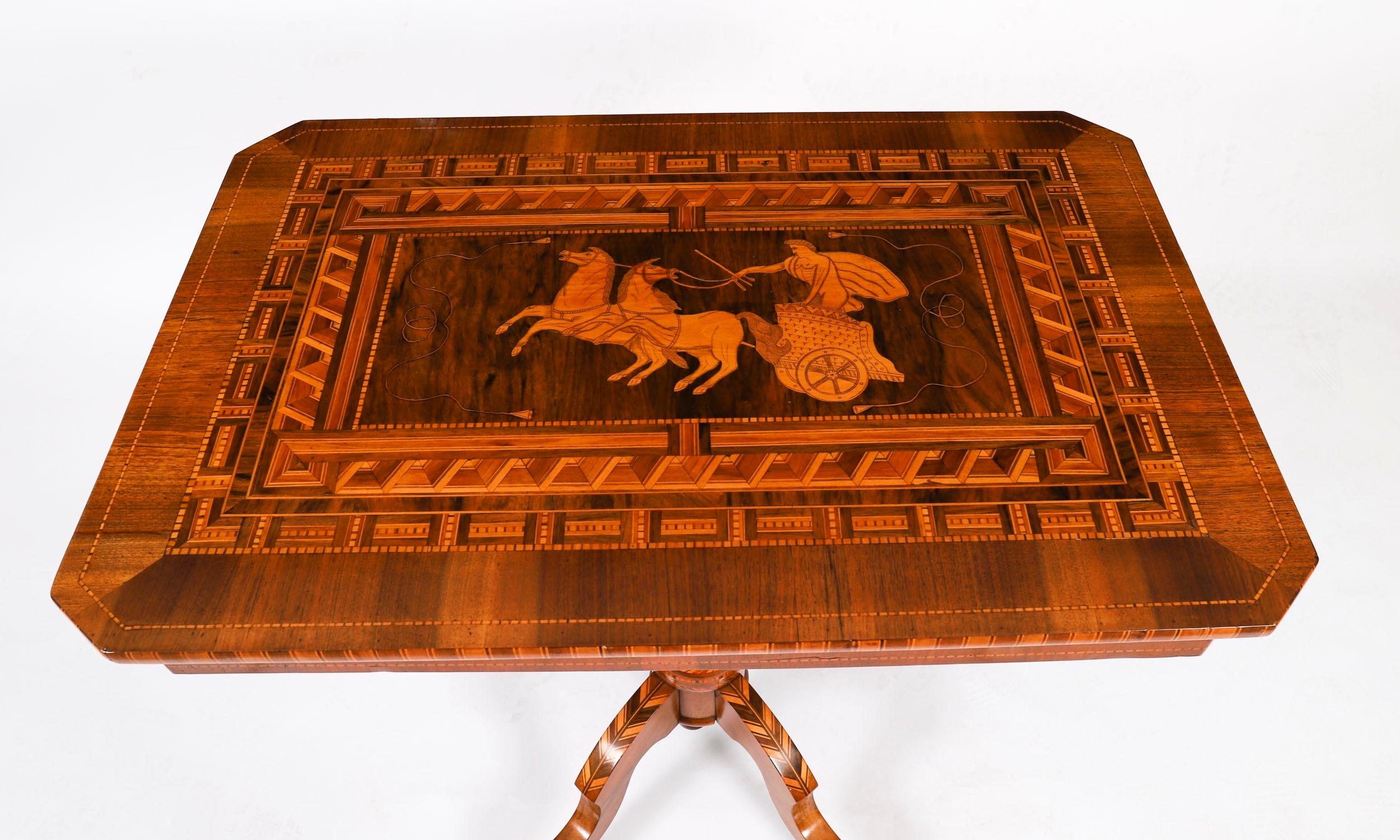 Ancienne table d'appoint en marqueterie et parqueterie italienne de Sorrento 19ème siècle Bon état - En vente à London, GB