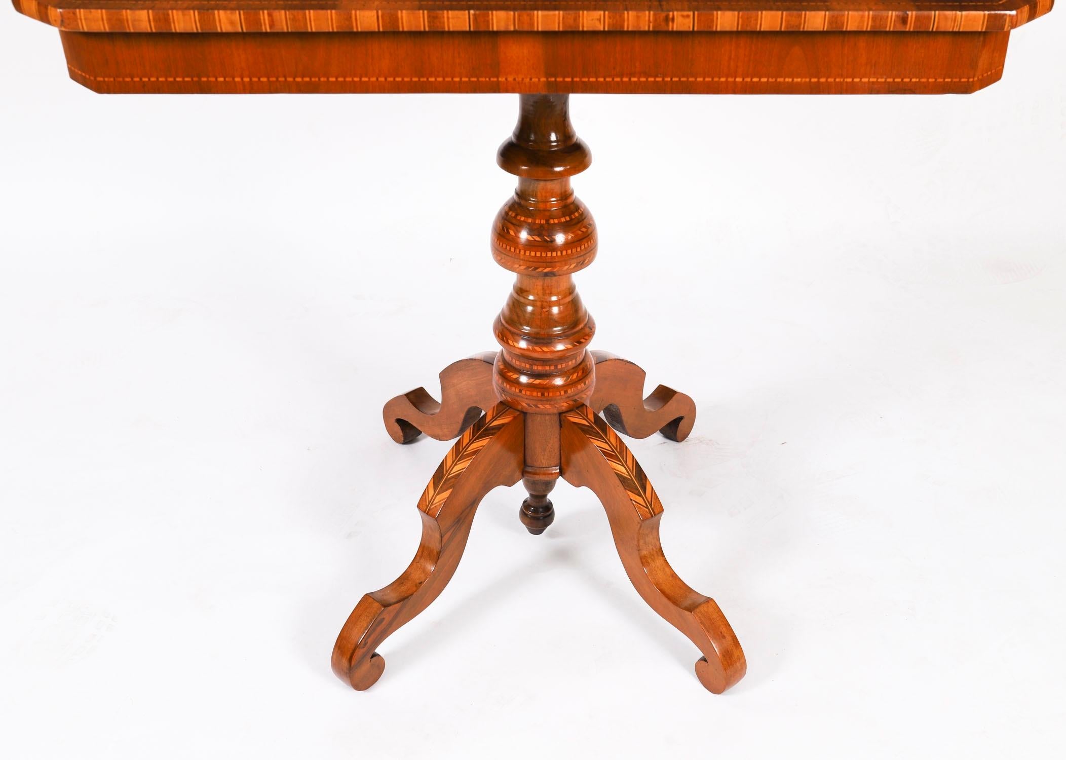 Ancienne table d'appoint en marqueterie et parqueterie italienne de Sorrento 19ème siècle en vente 4
