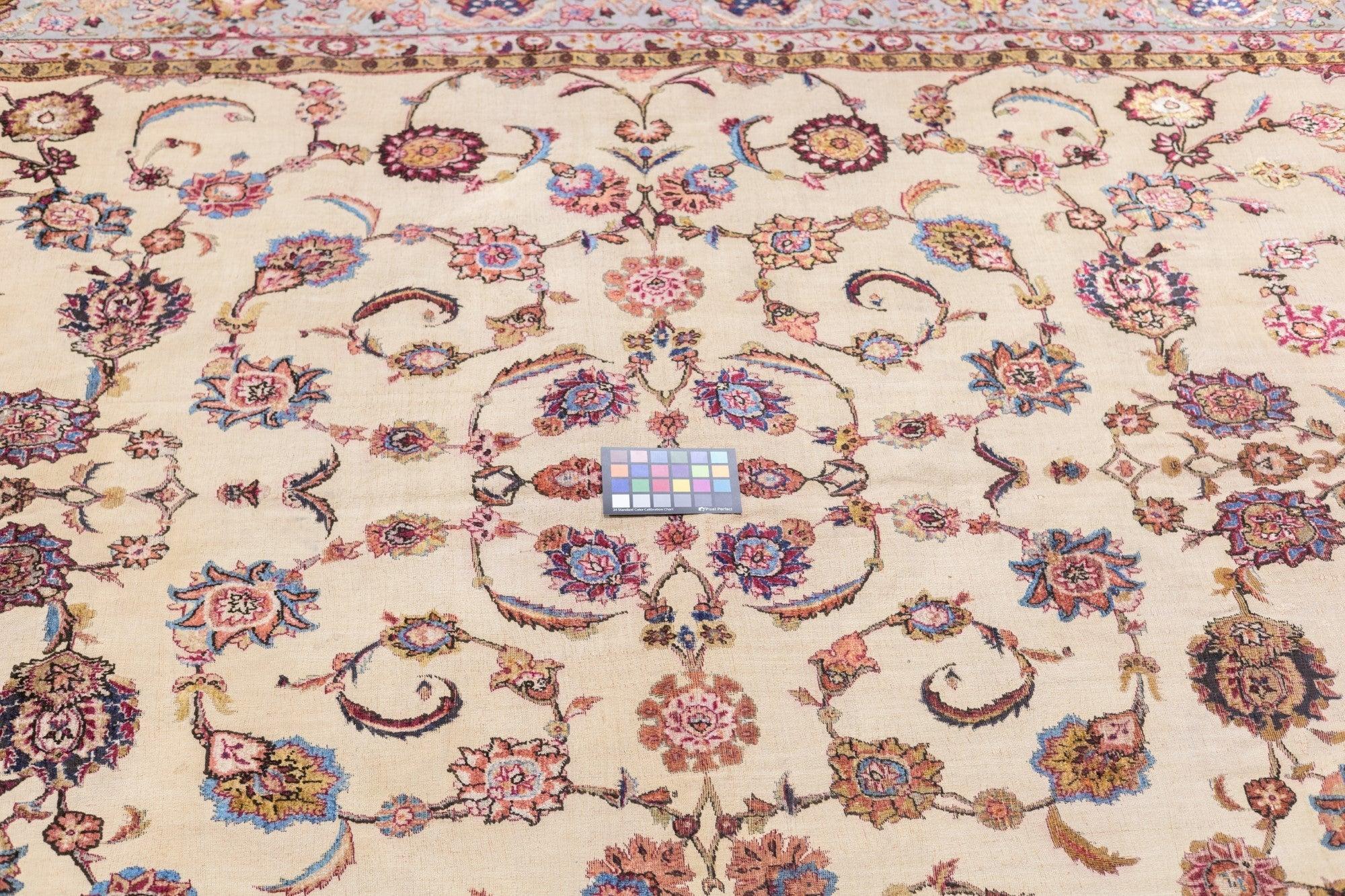 Antique Souf Kashan Rug 8' x 11'8'' In Good Condition For Sale In New York, NY