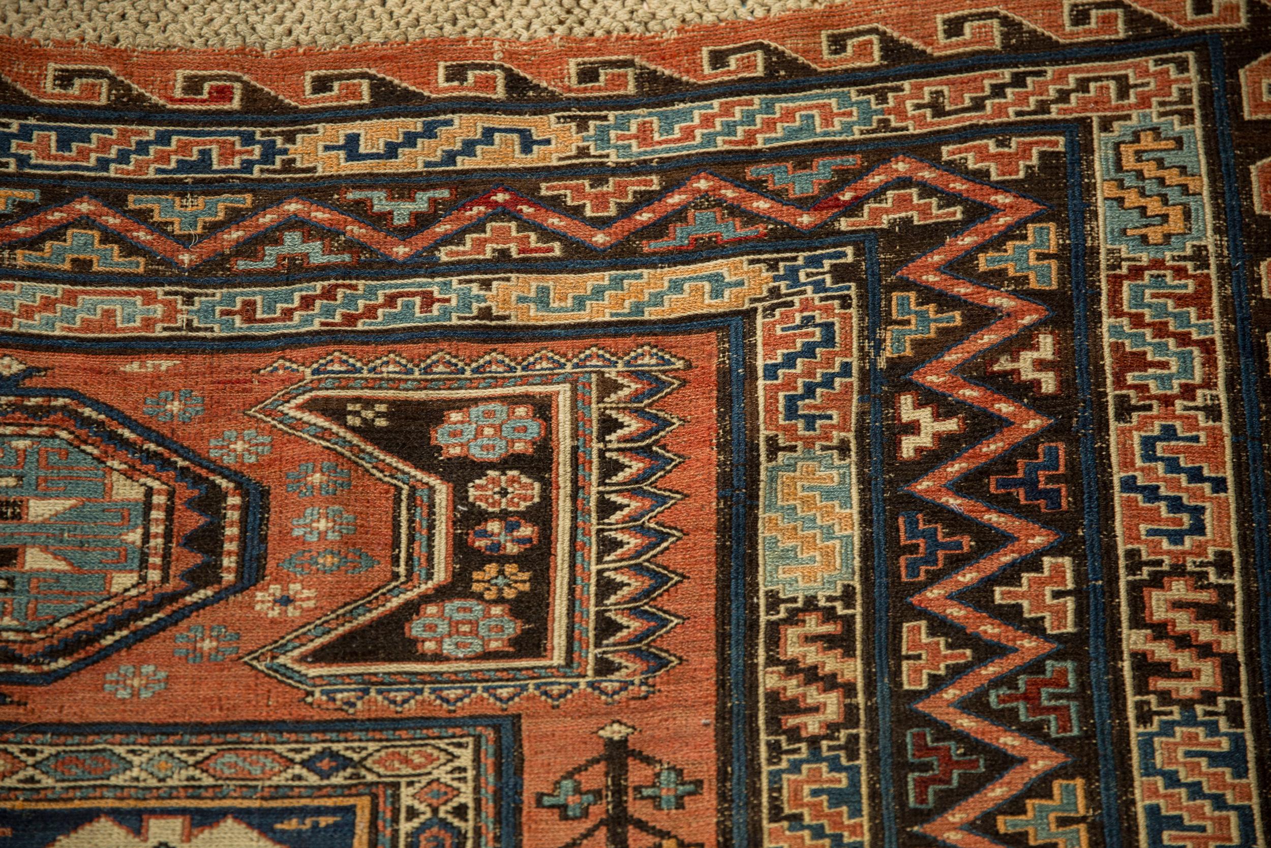 Altro Tappeto antico di design Soumac in vendita