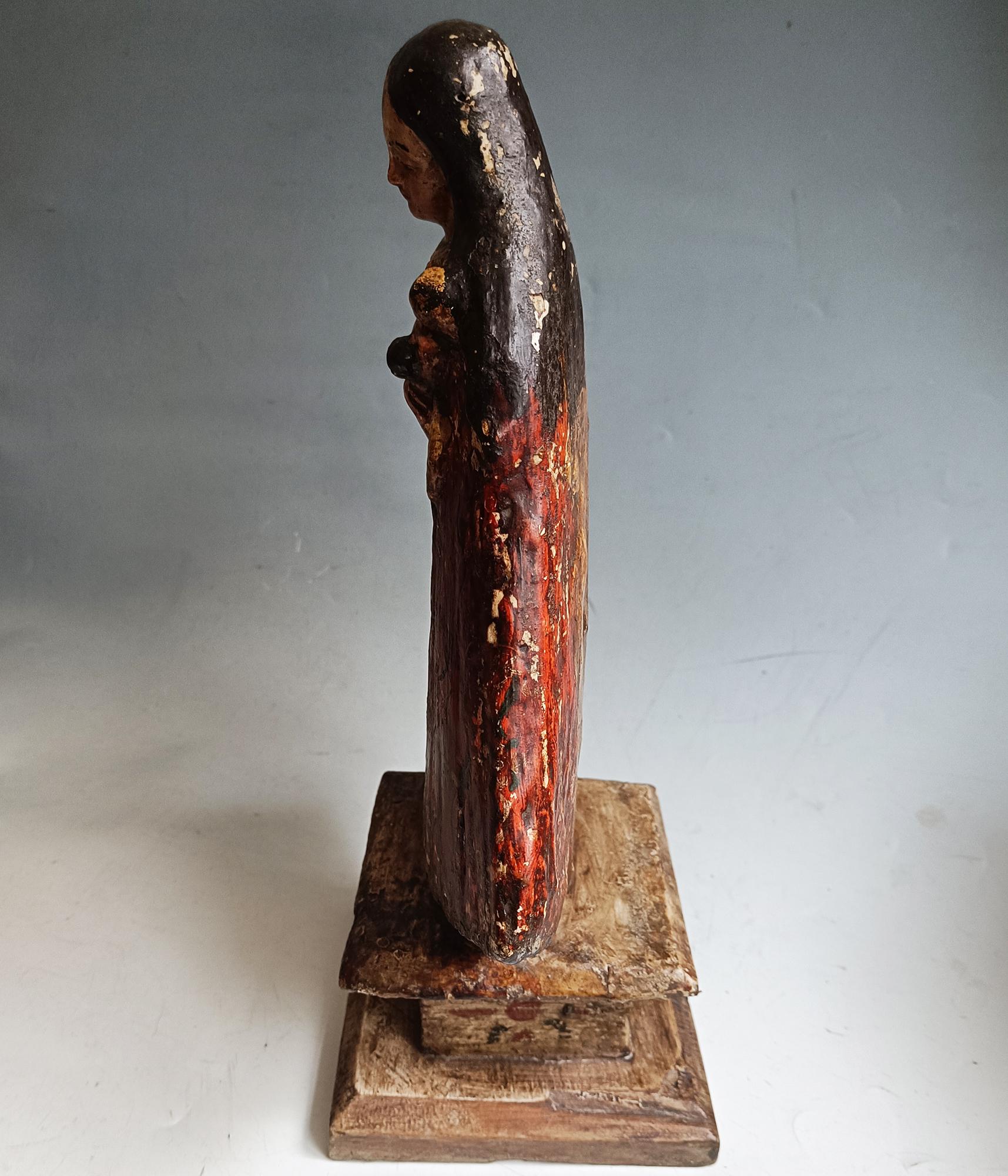 XVIIIe siècle et antérieur Antique South American Spanish Colonial Folk Art Madonna Santos Figure en vente