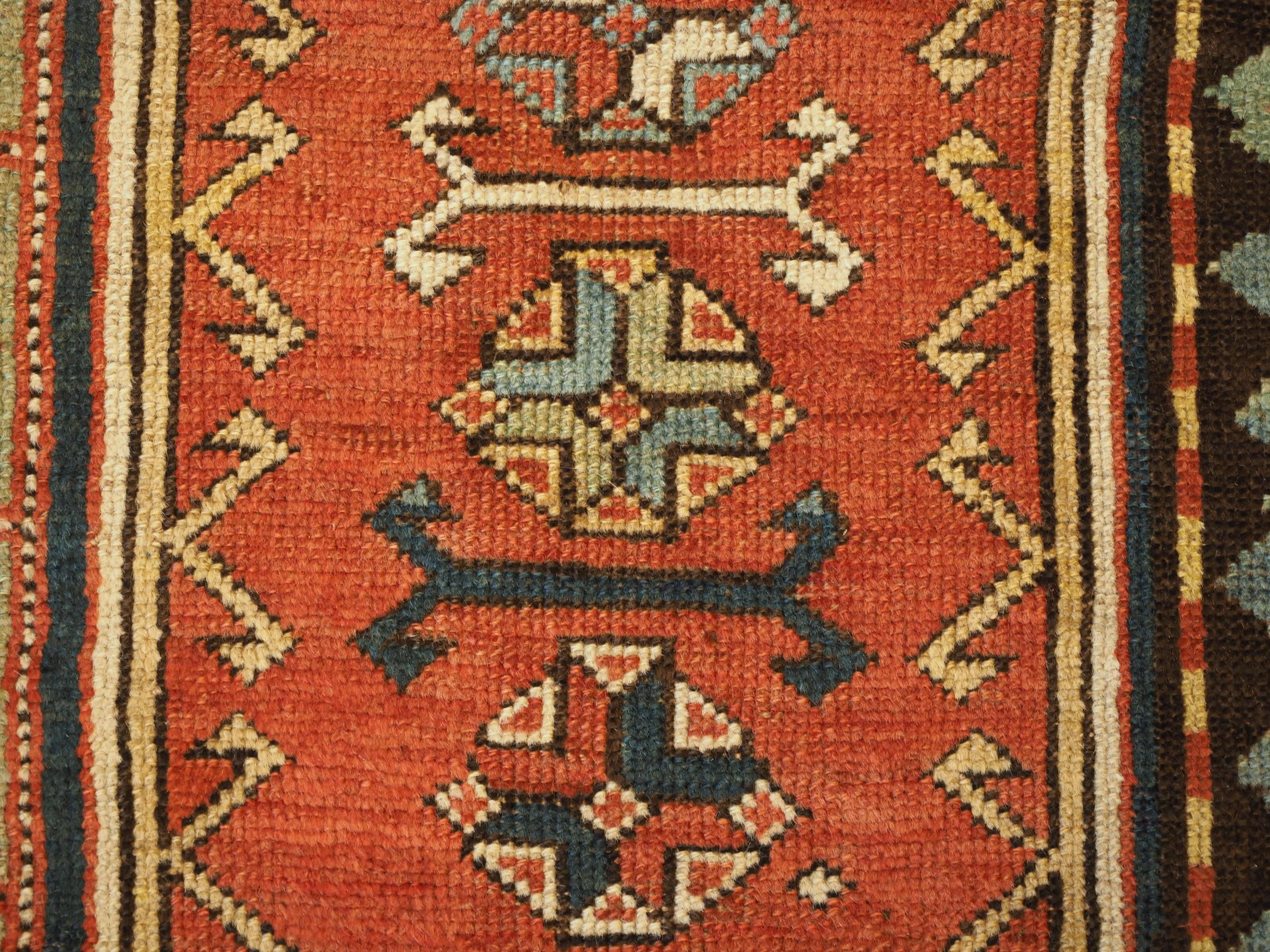 Antike südkaukasische Kasachstan-Medaillons mit zwei länglichen Gitterhaken-Medaillons. im Angebot 6