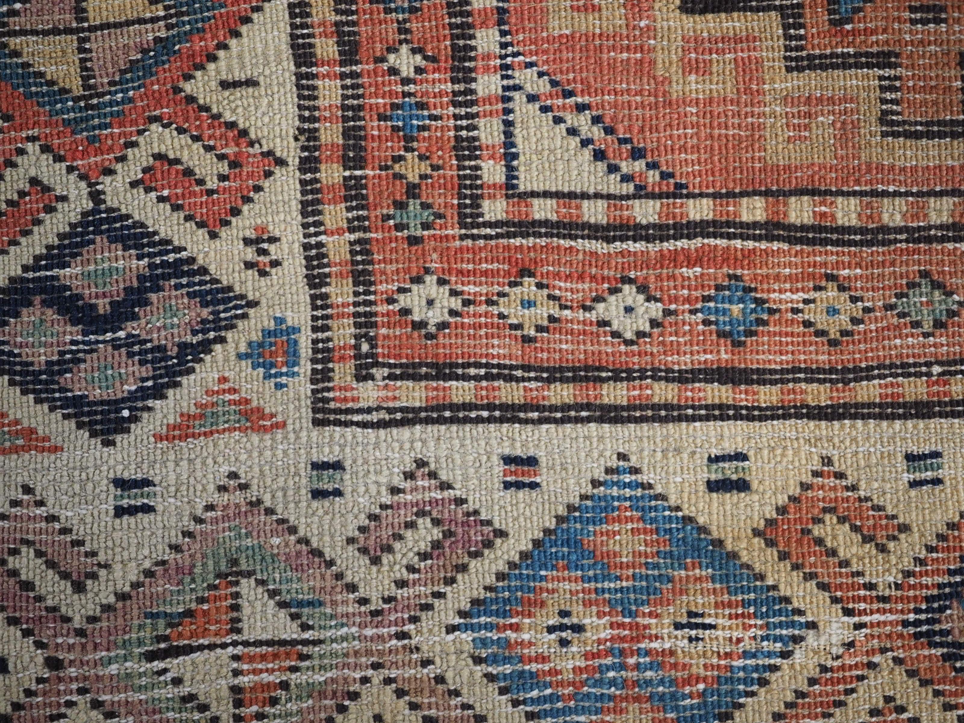 Antiker südkaukasischer Moghan-Kazak-Langteppich mit Memling-Gul in Oktogonen. im Angebot 6