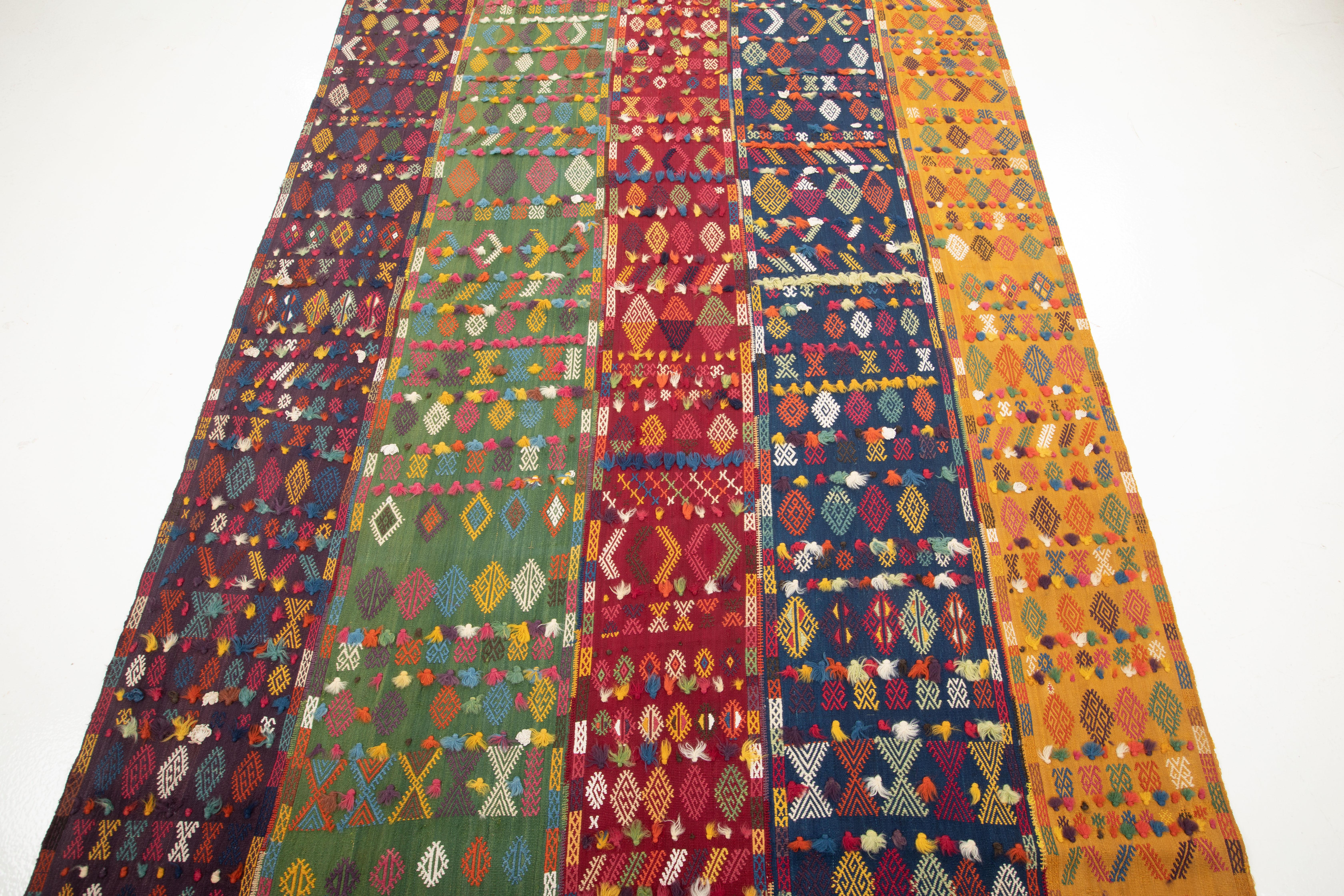 Antique South East Anatolian Cicim Kilim, Mid-19th Century In Good Condition For Sale In Istanbul, TR