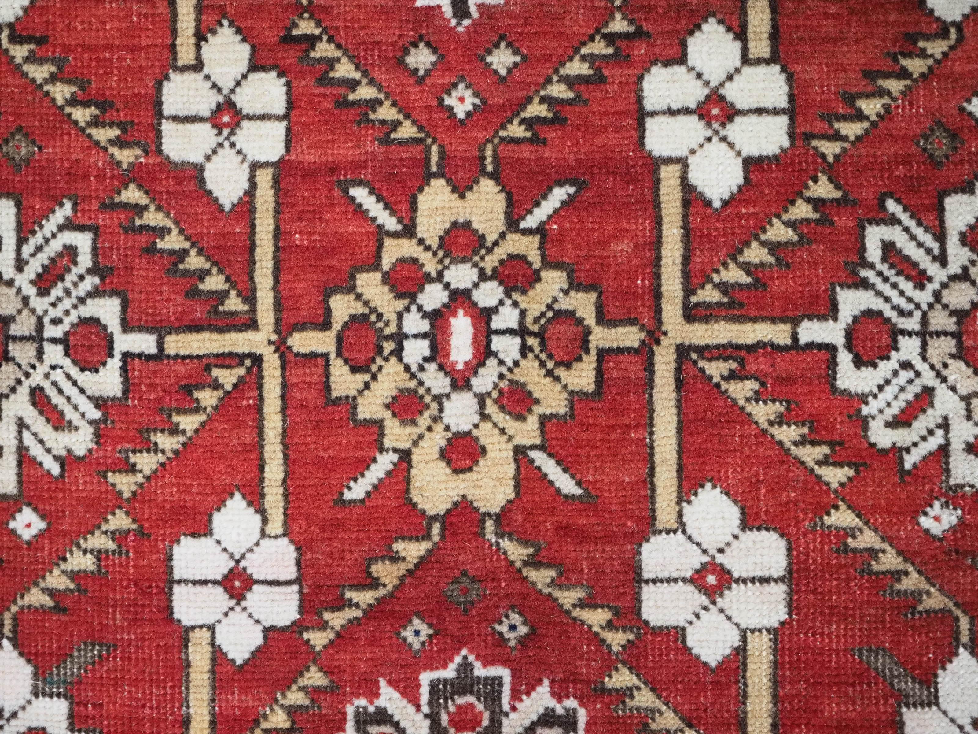 Antique South East Caucasian Shirvan rug with bold floral lattice design. For Sale 5