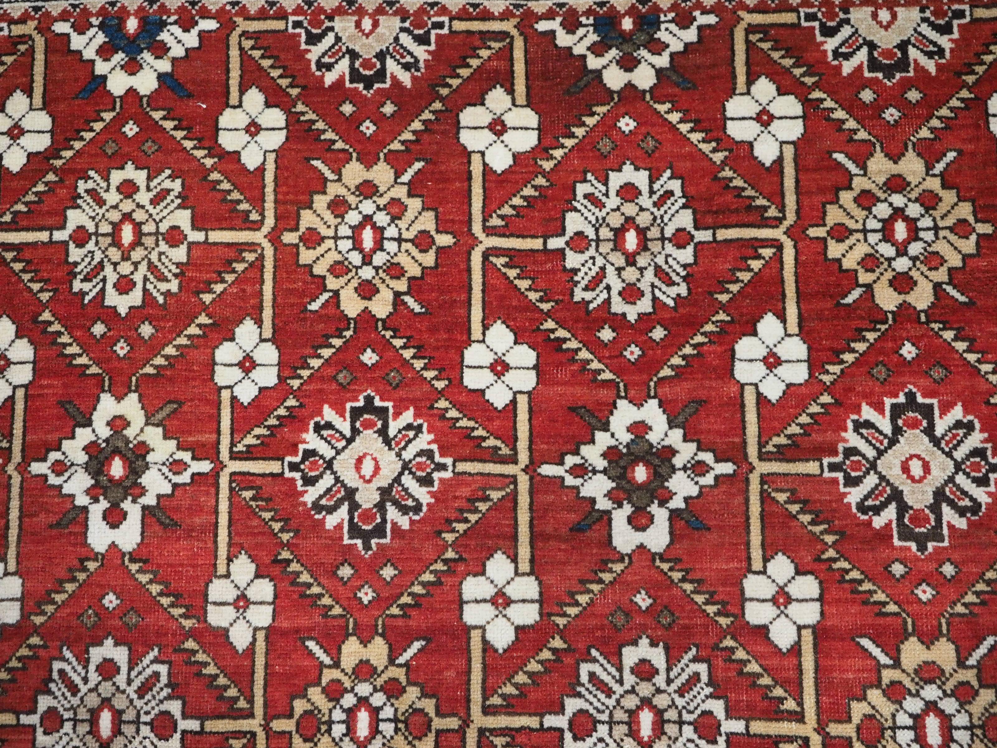 Antique South East Caucasian Shirvan rug with bold floral lattice design. For Sale 2